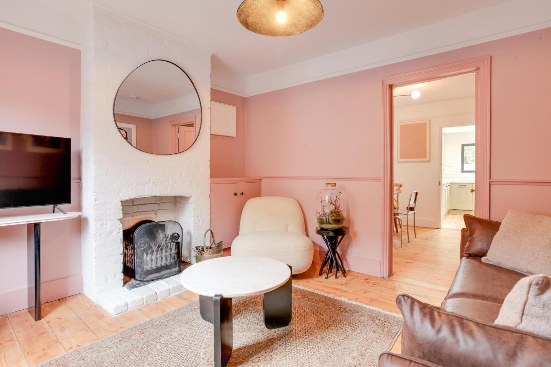 Communal lounge/ TV room