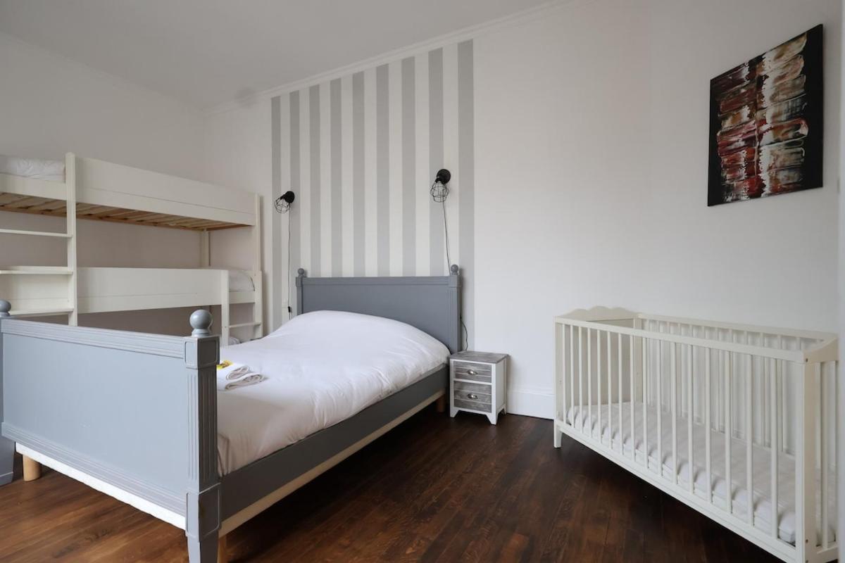 E Le clos des lumières, maison 13 pers avec jardin