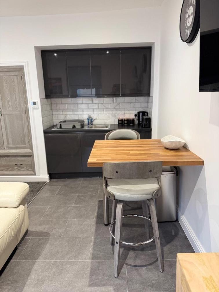 Town Centre Cosy Flat