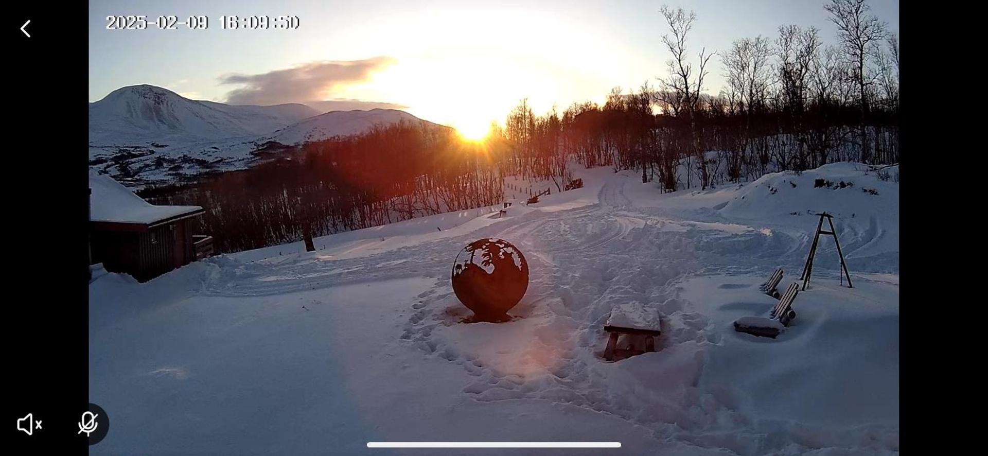 Koselig hytte med uthus på vakre Dovrefjell