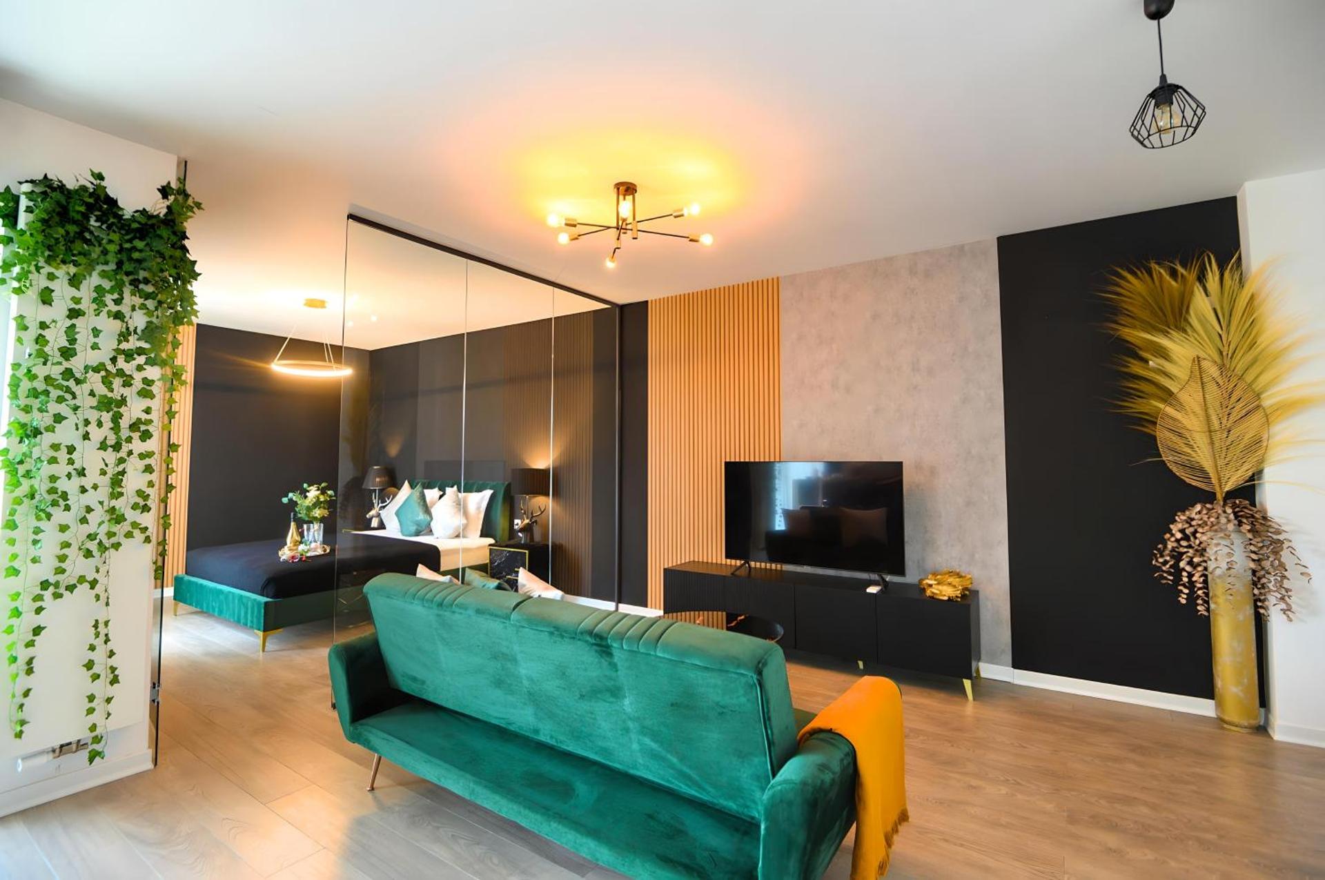 Communal lounge/ TV room