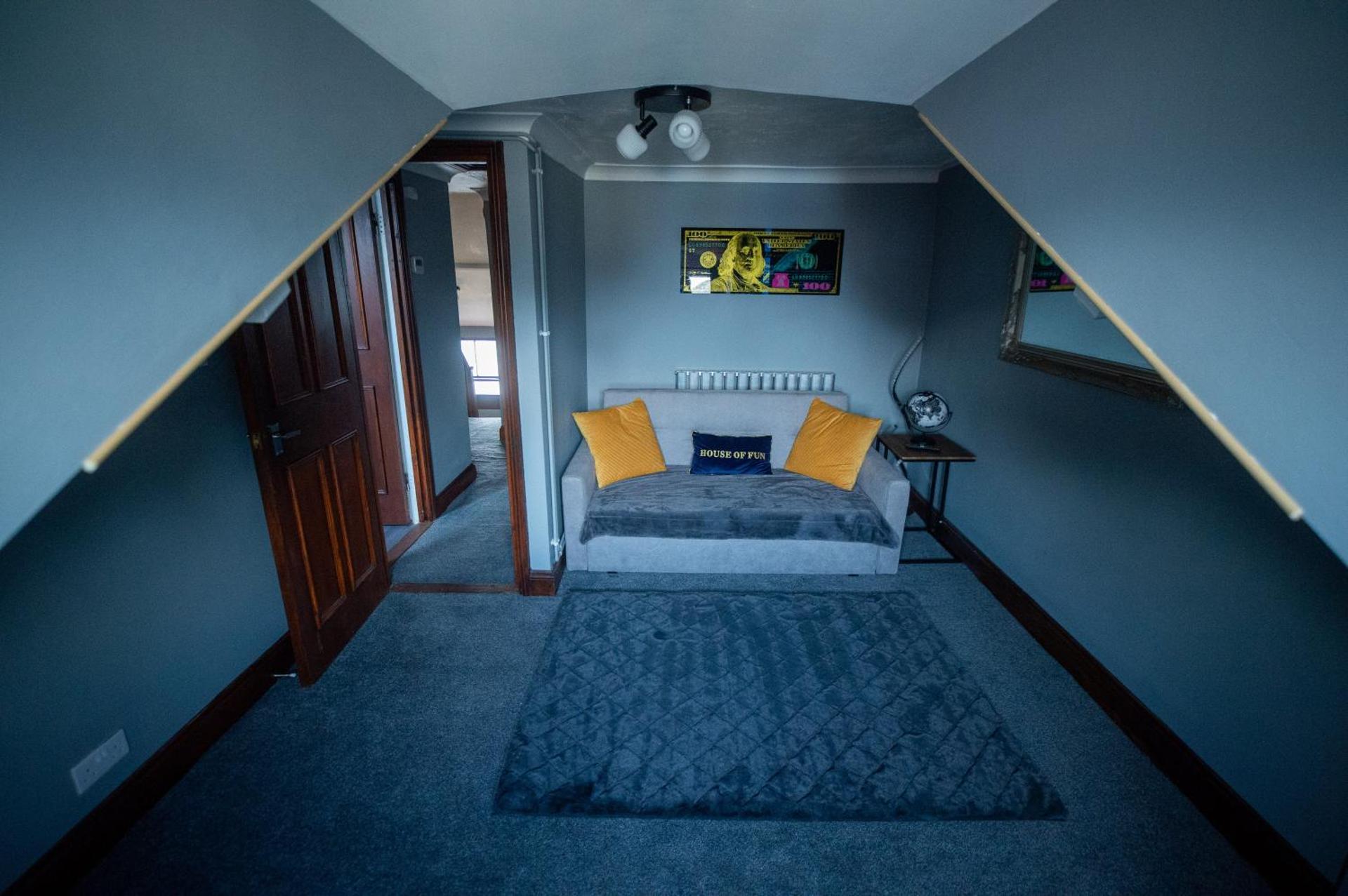 Sea View Top Floor Apartment