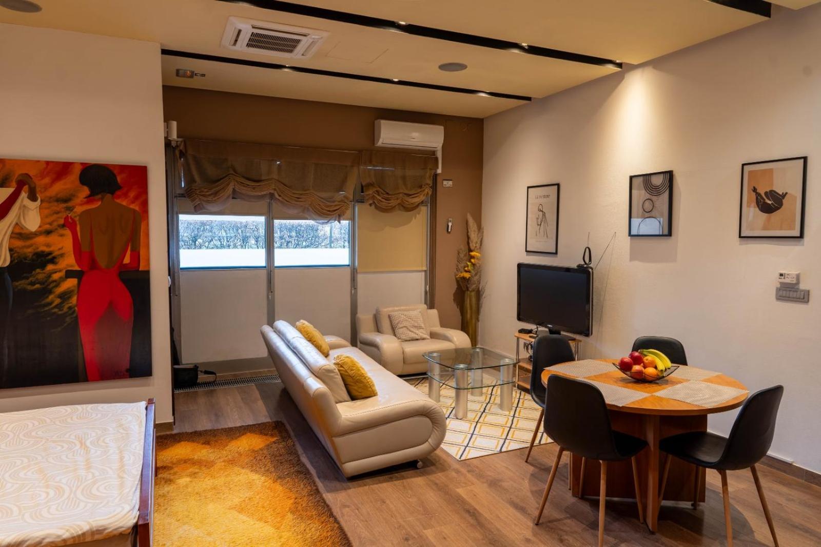 Communal lounge/ TV room