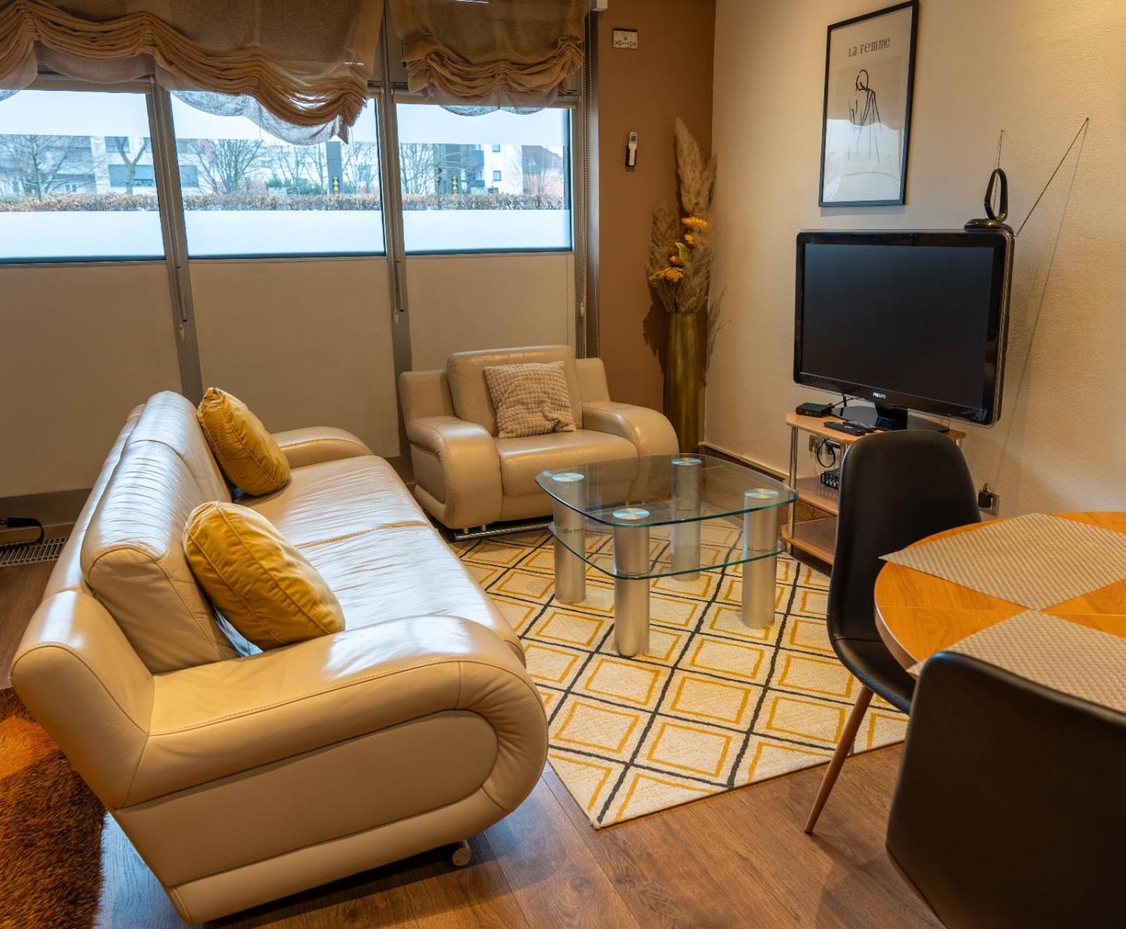 Communal lounge/ TV room