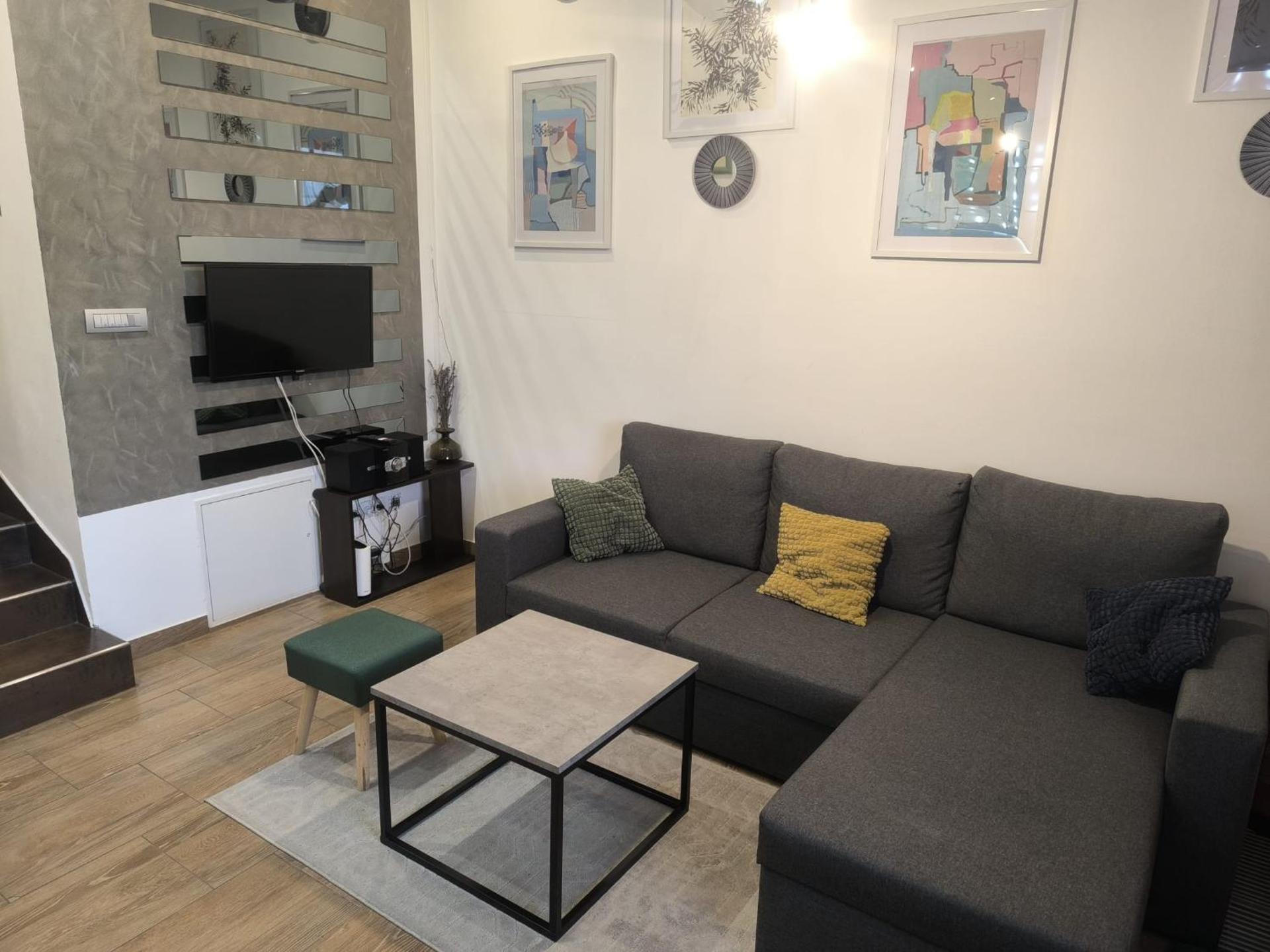 Communal lounge/ TV room