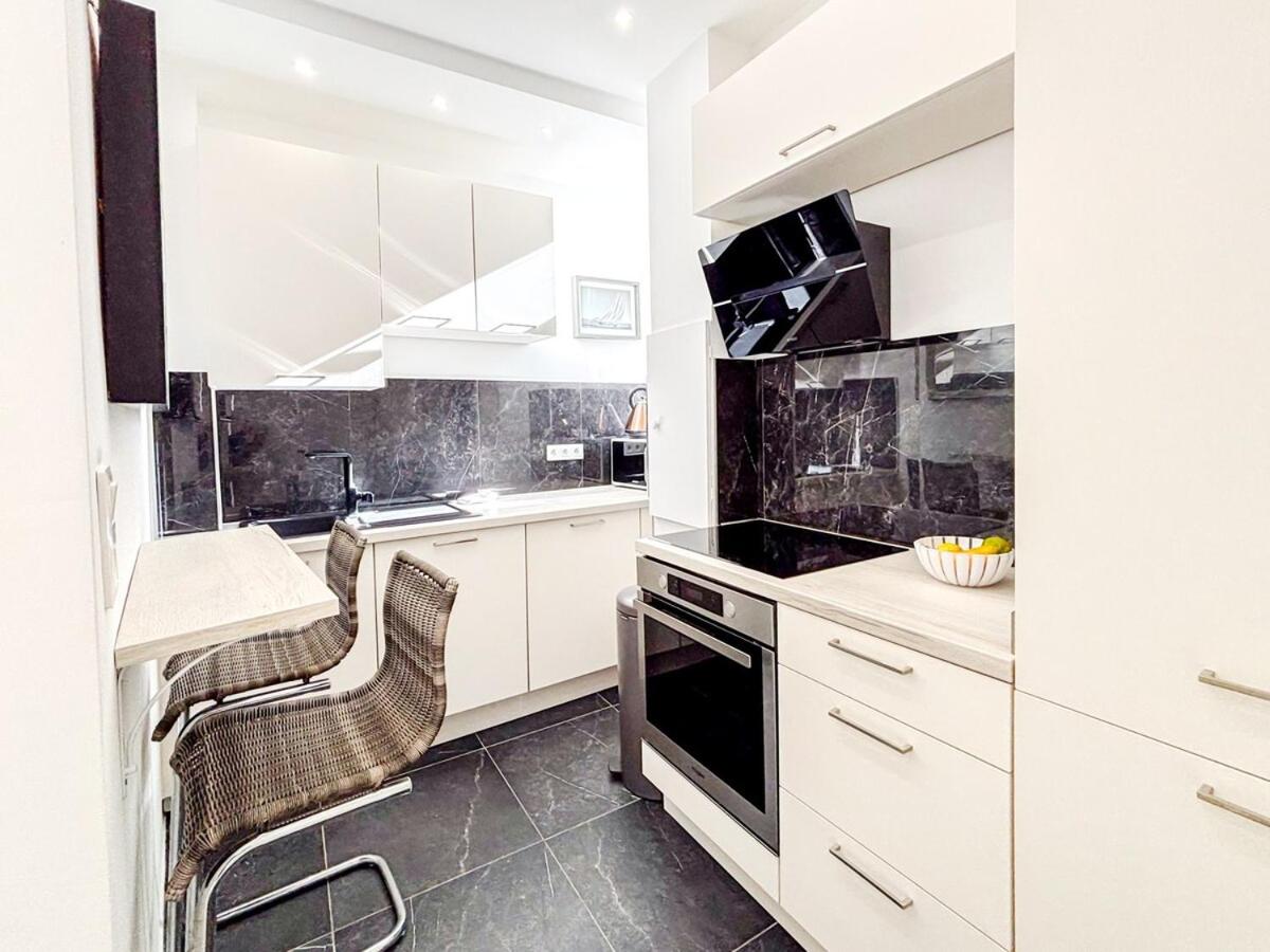 #12 1BDR Joffre, Central 5min from Old Town AC & WIFI