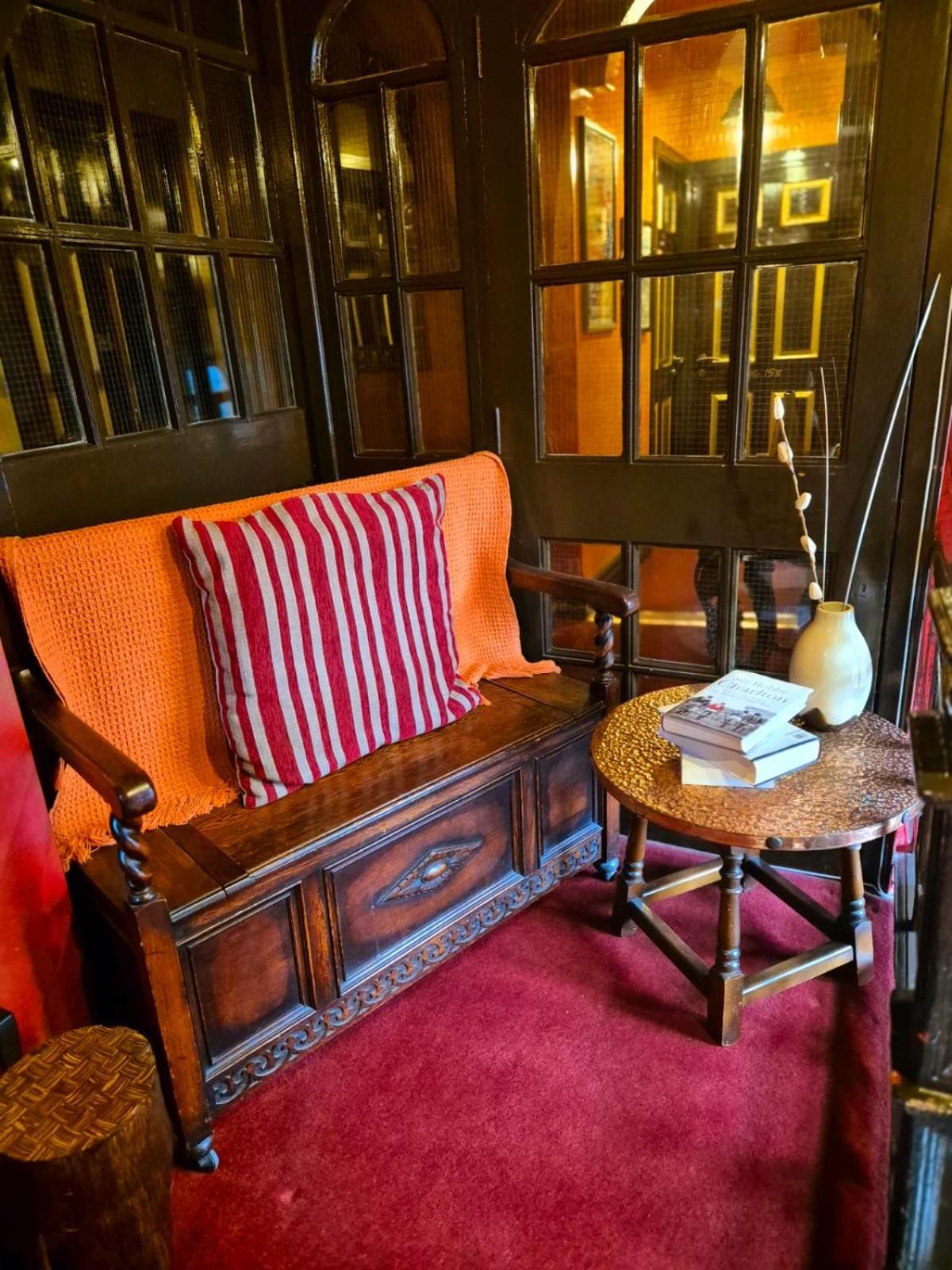 Twin Room with Private Bathroom