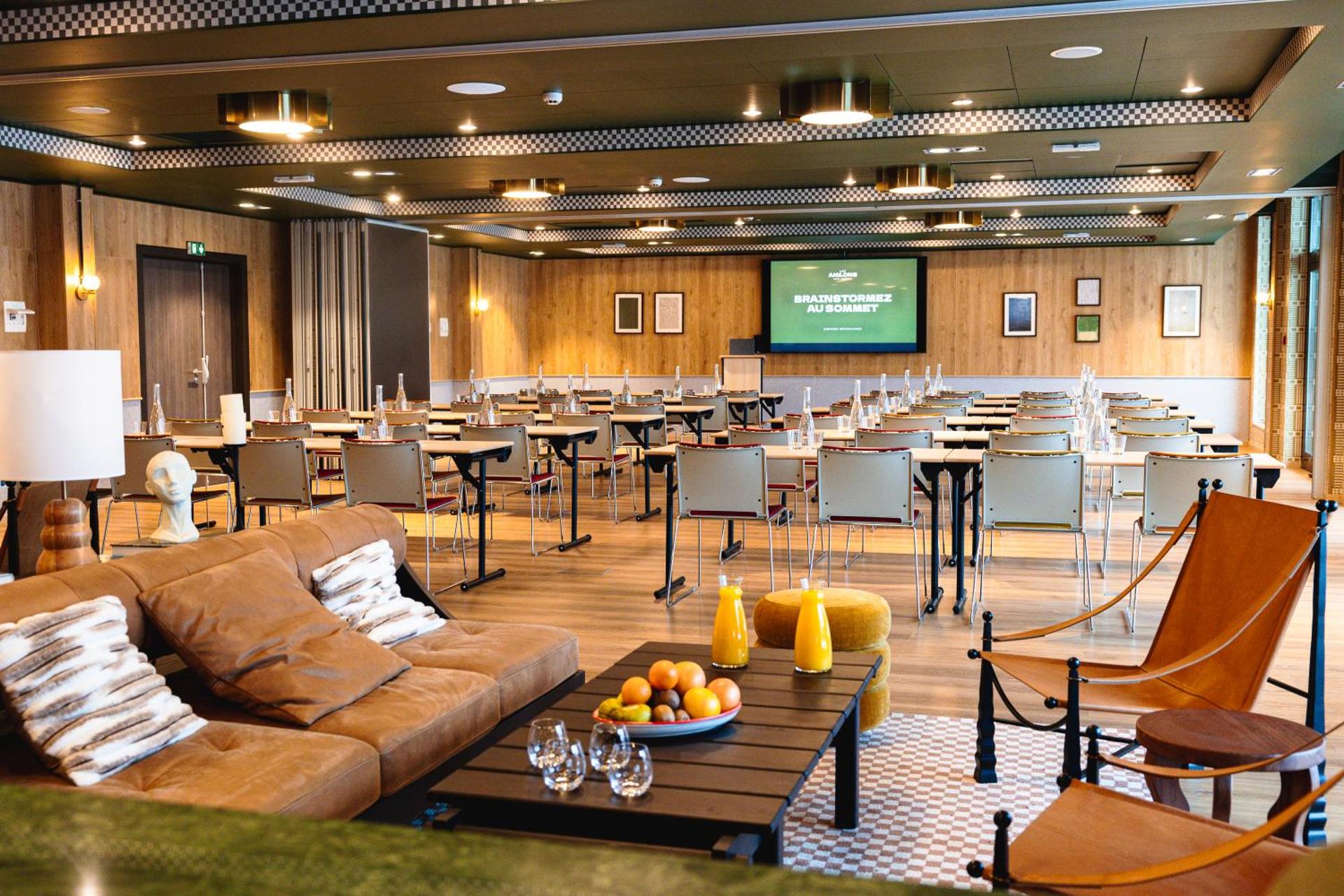 Meeting/conference room