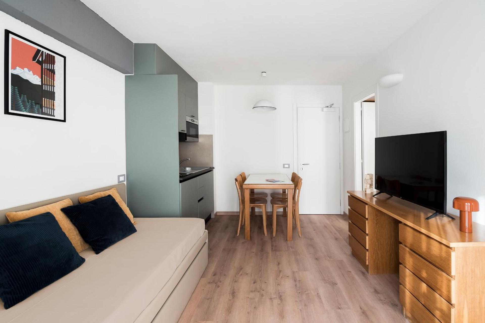 Communal lounge/ TV room