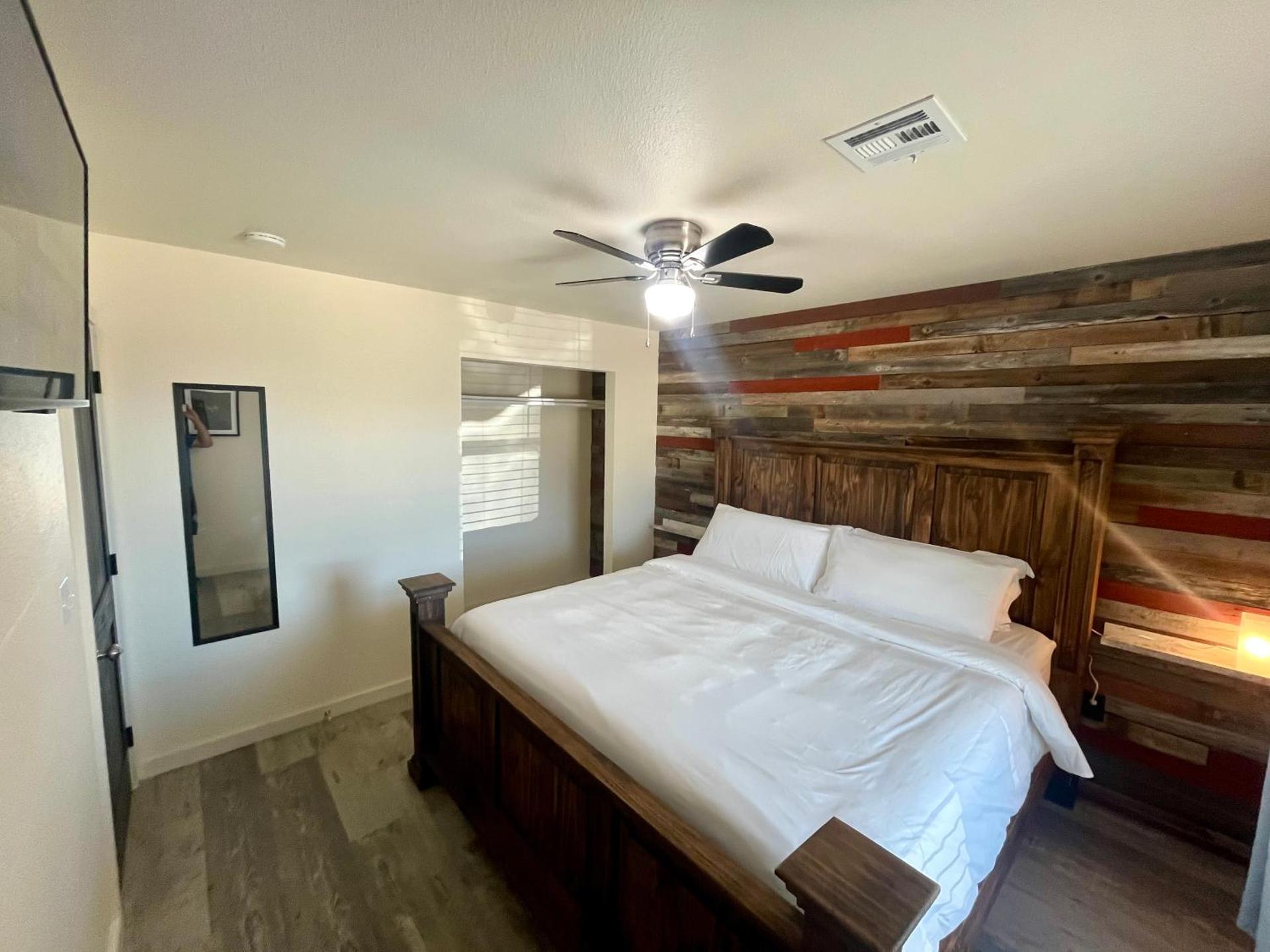 Perfect Location to Casino w King Beds