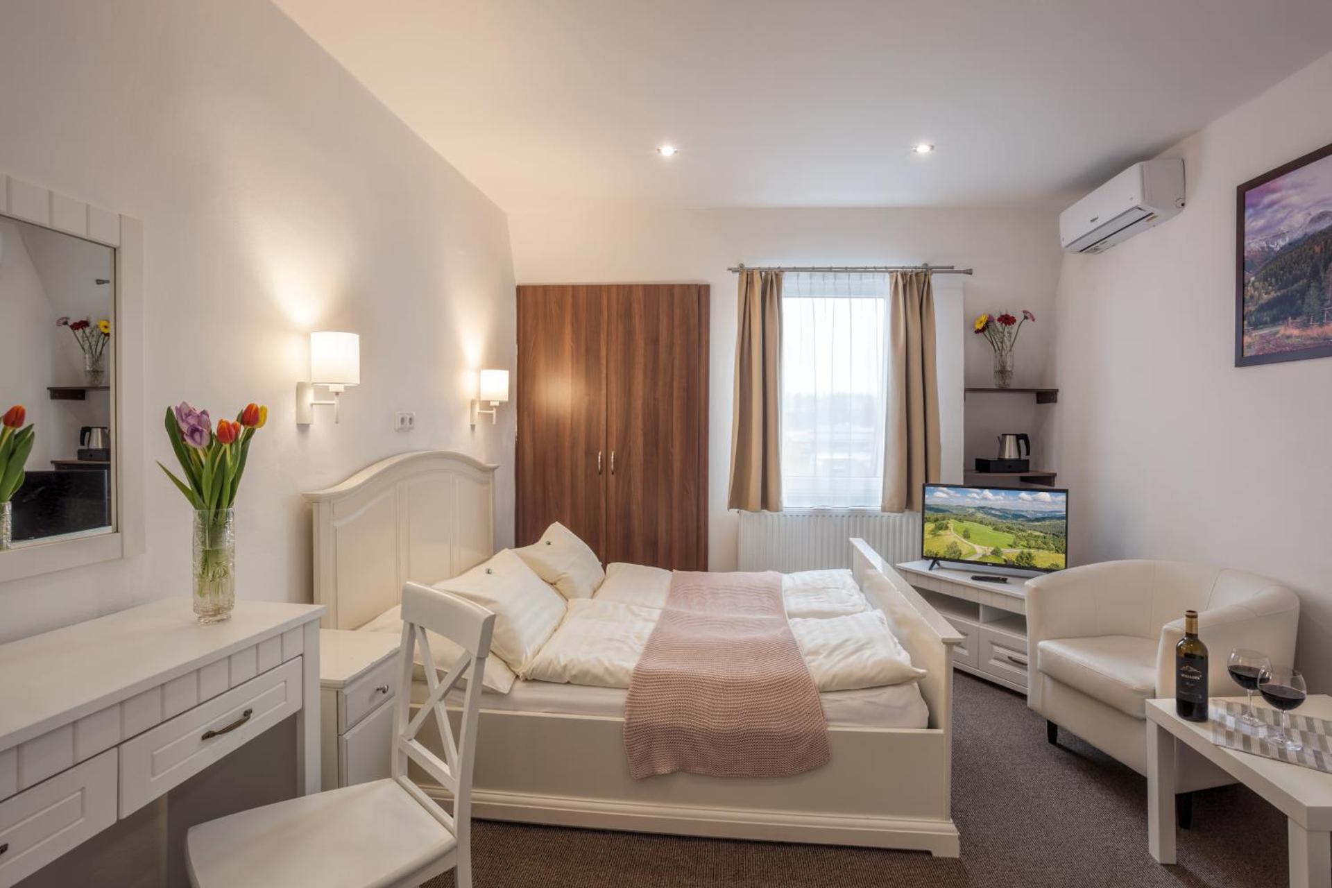 Double Room with Private Bathroom