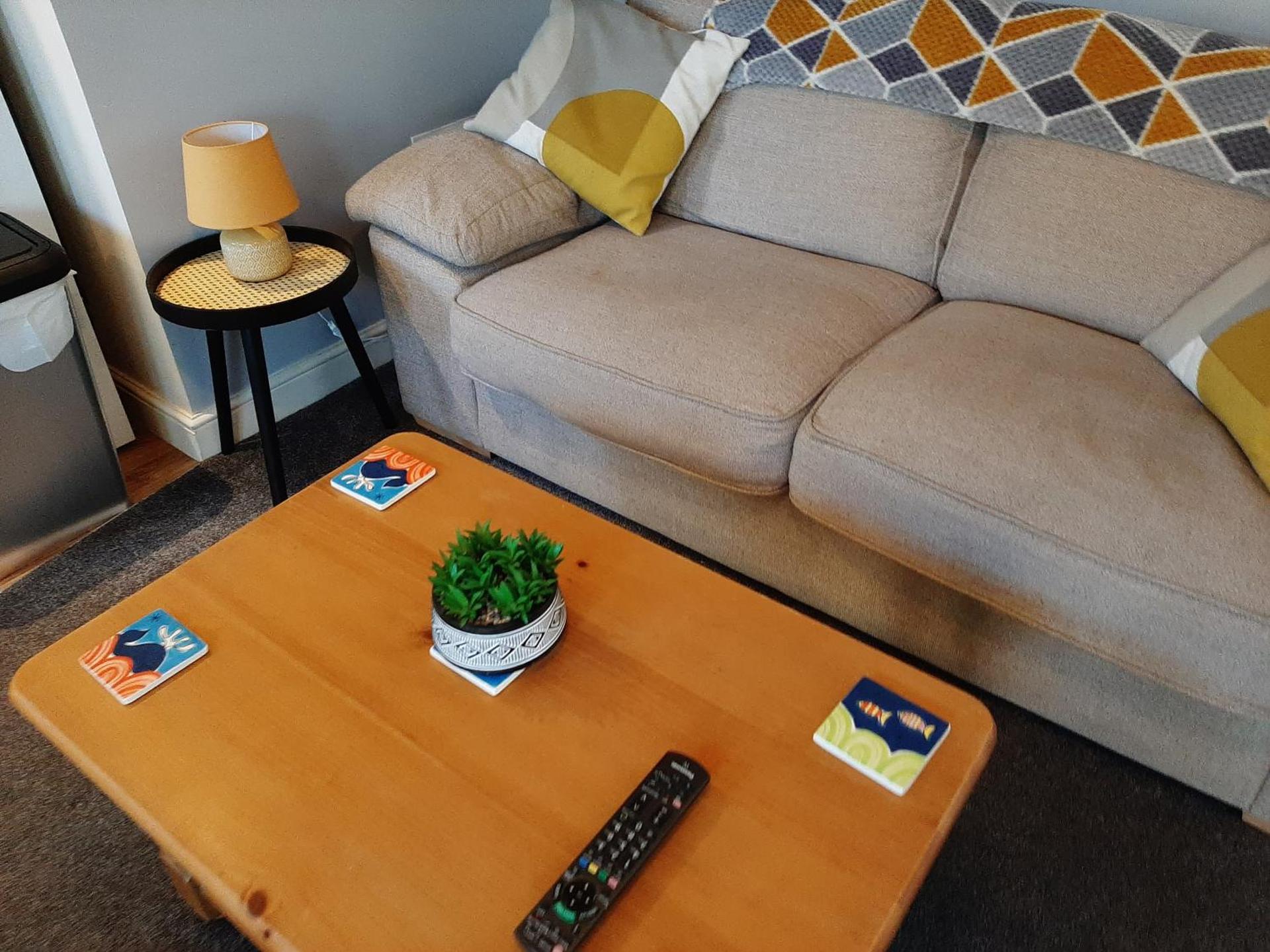 Cozy Courtyard Apt Explore & Relax Free Parking