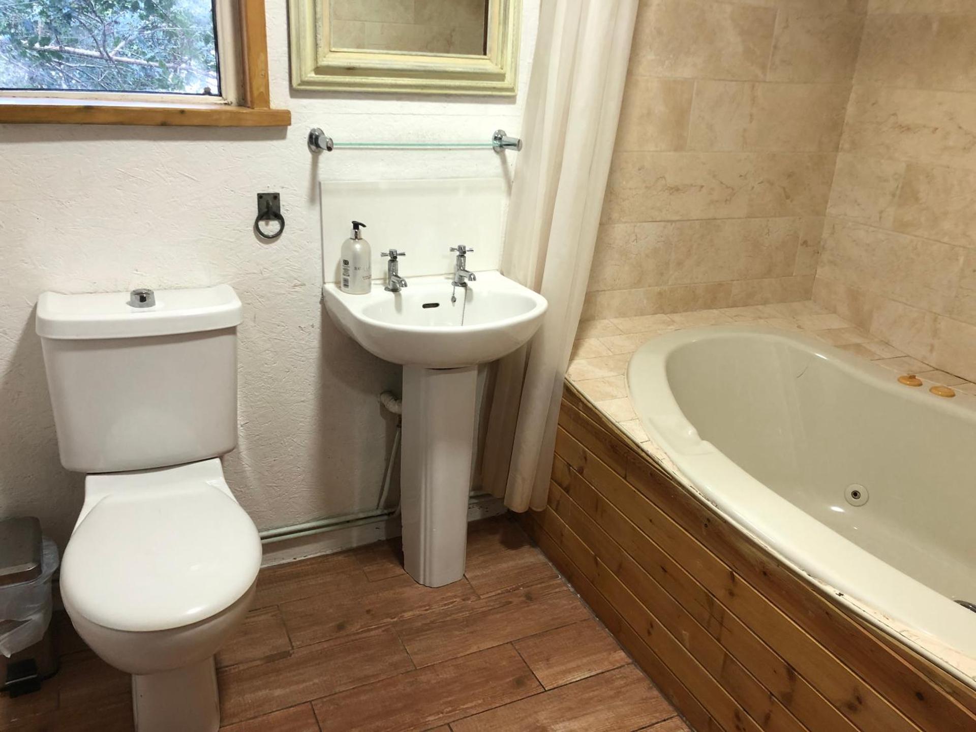 Stables, 1 or 2 bedroom Eco earth house, edge of Dartmoor