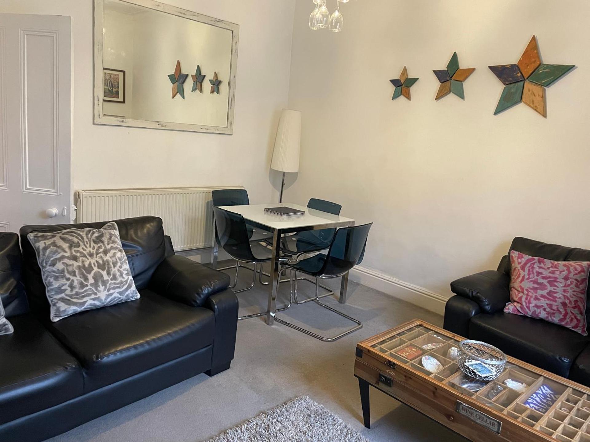 Apartment close to Pavilion gardens