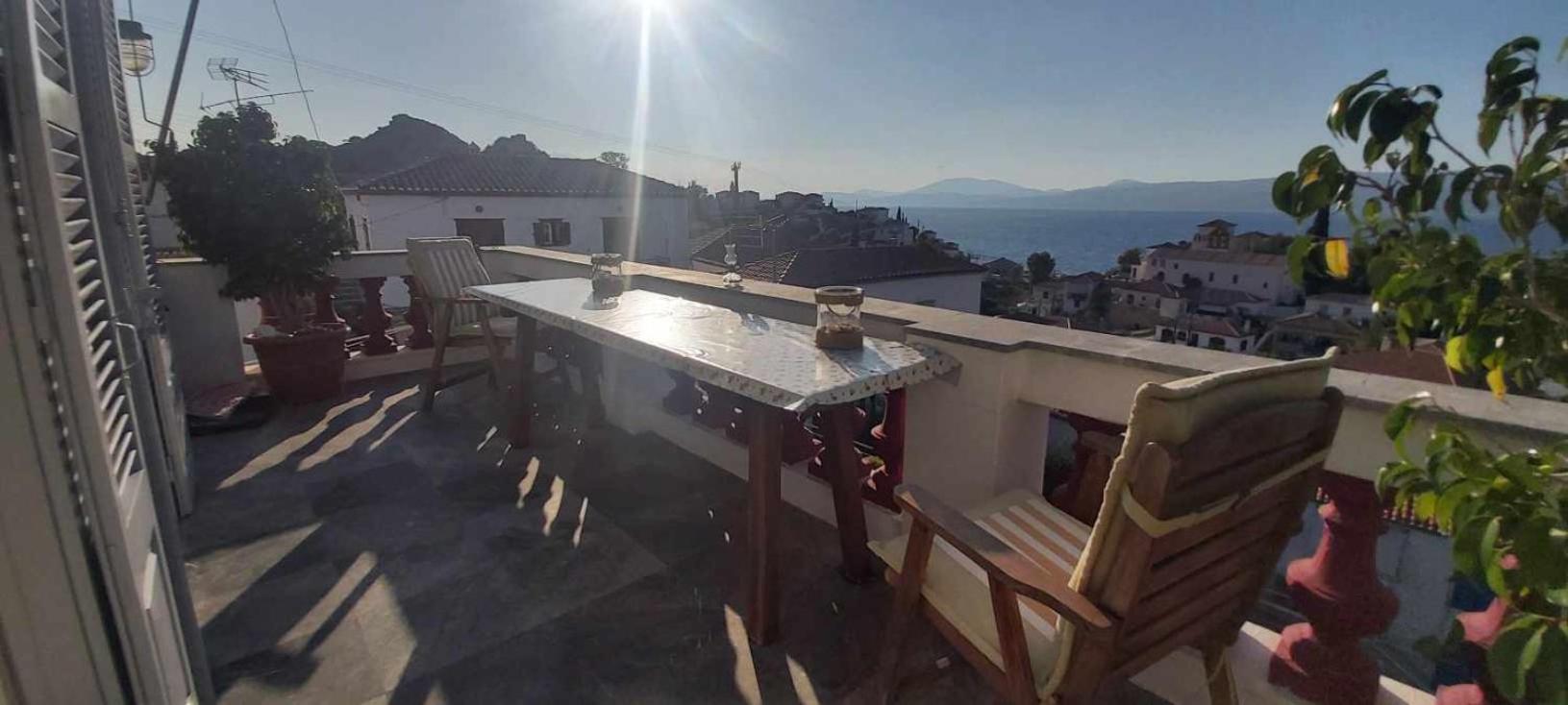 Tsitsinakis Traditional Home