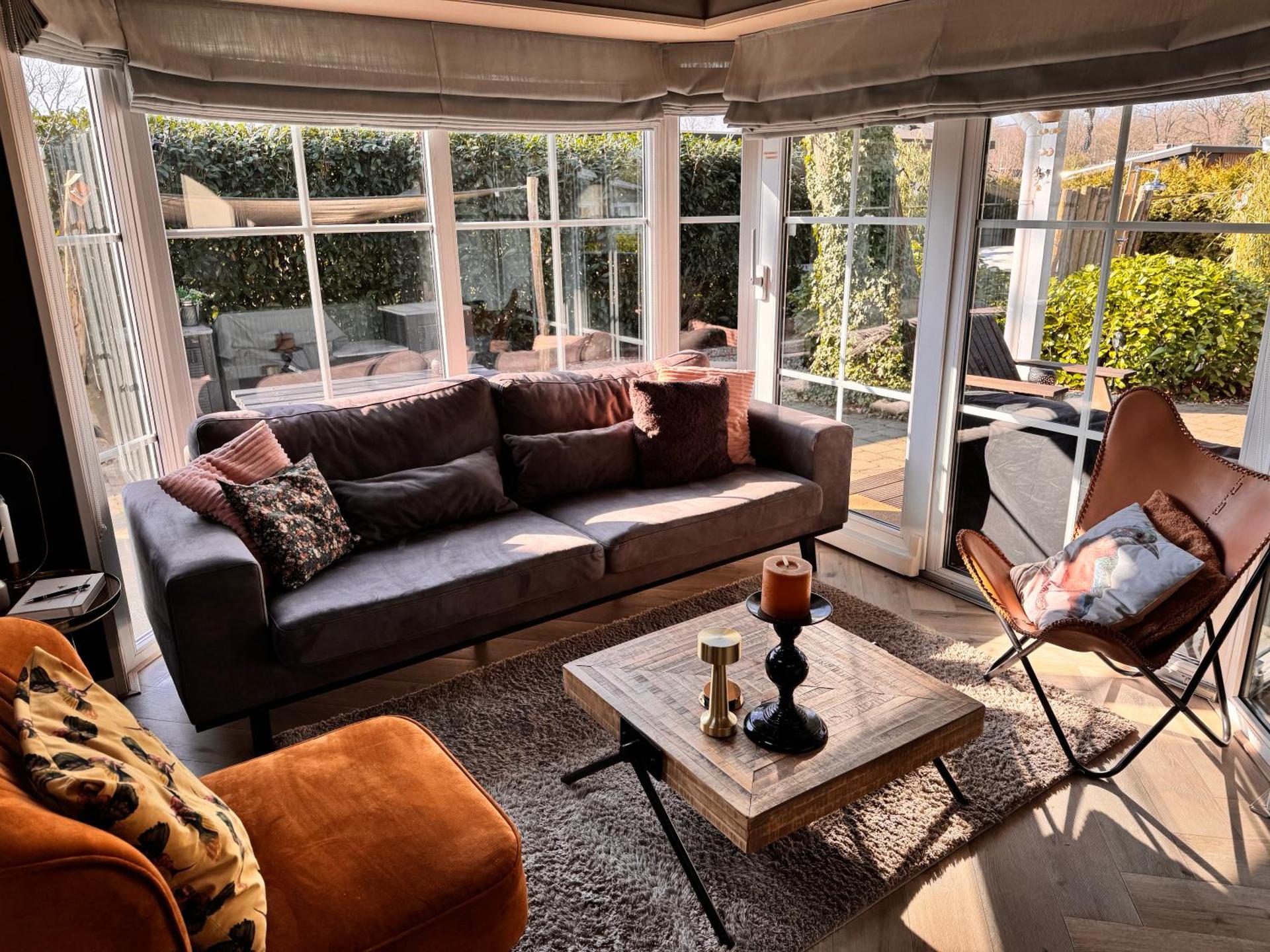 Het Verwende Nest met privé hottub & Barrel sauna