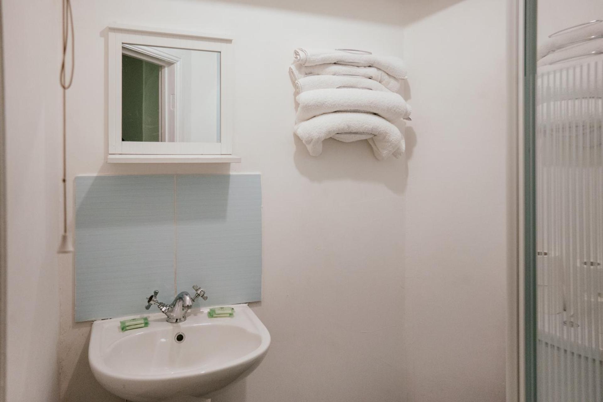 Hotels 24-7 - The Old Victoria Hotel