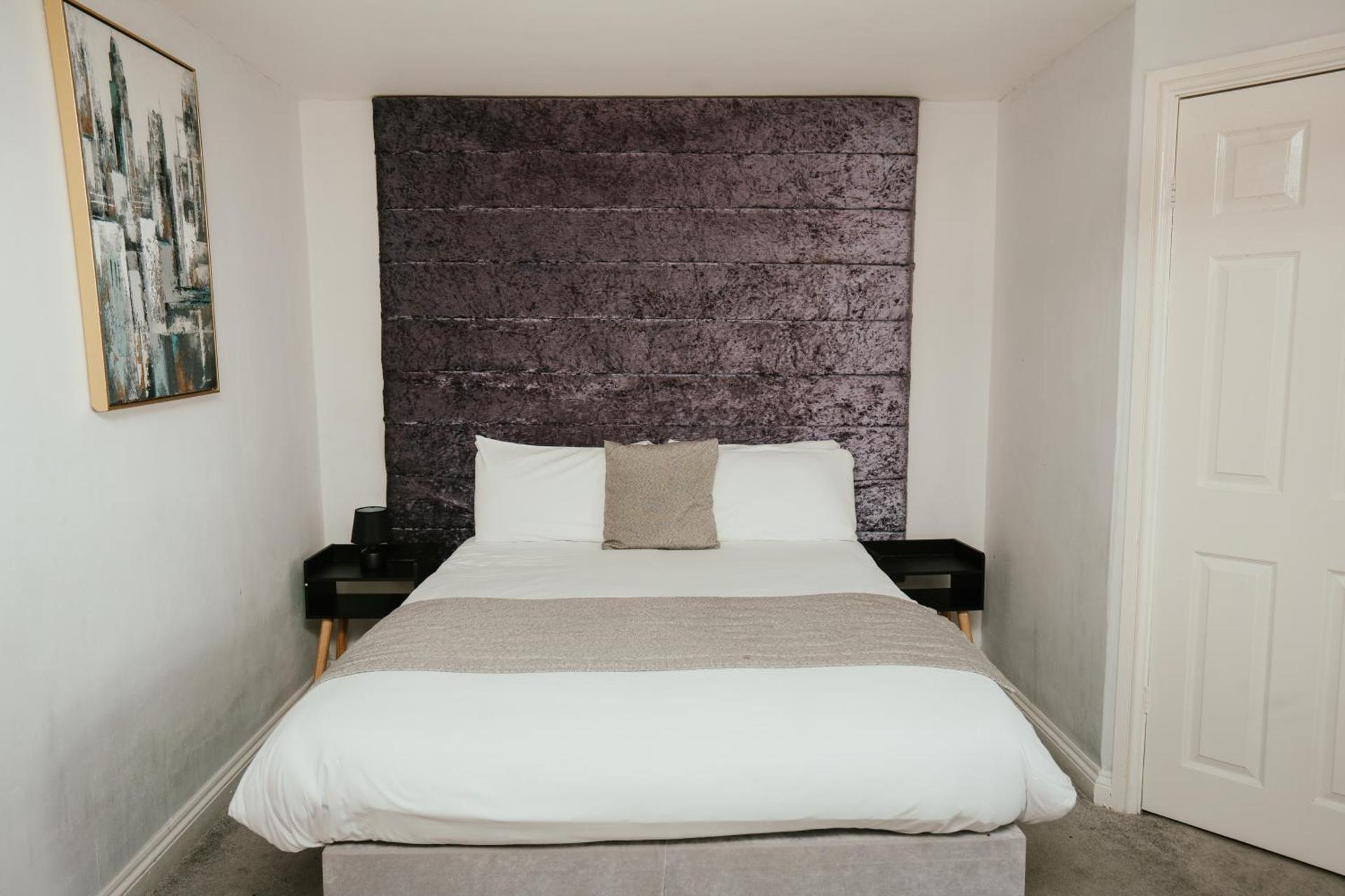 Hotels 24-7 - The Old Victoria Hotel