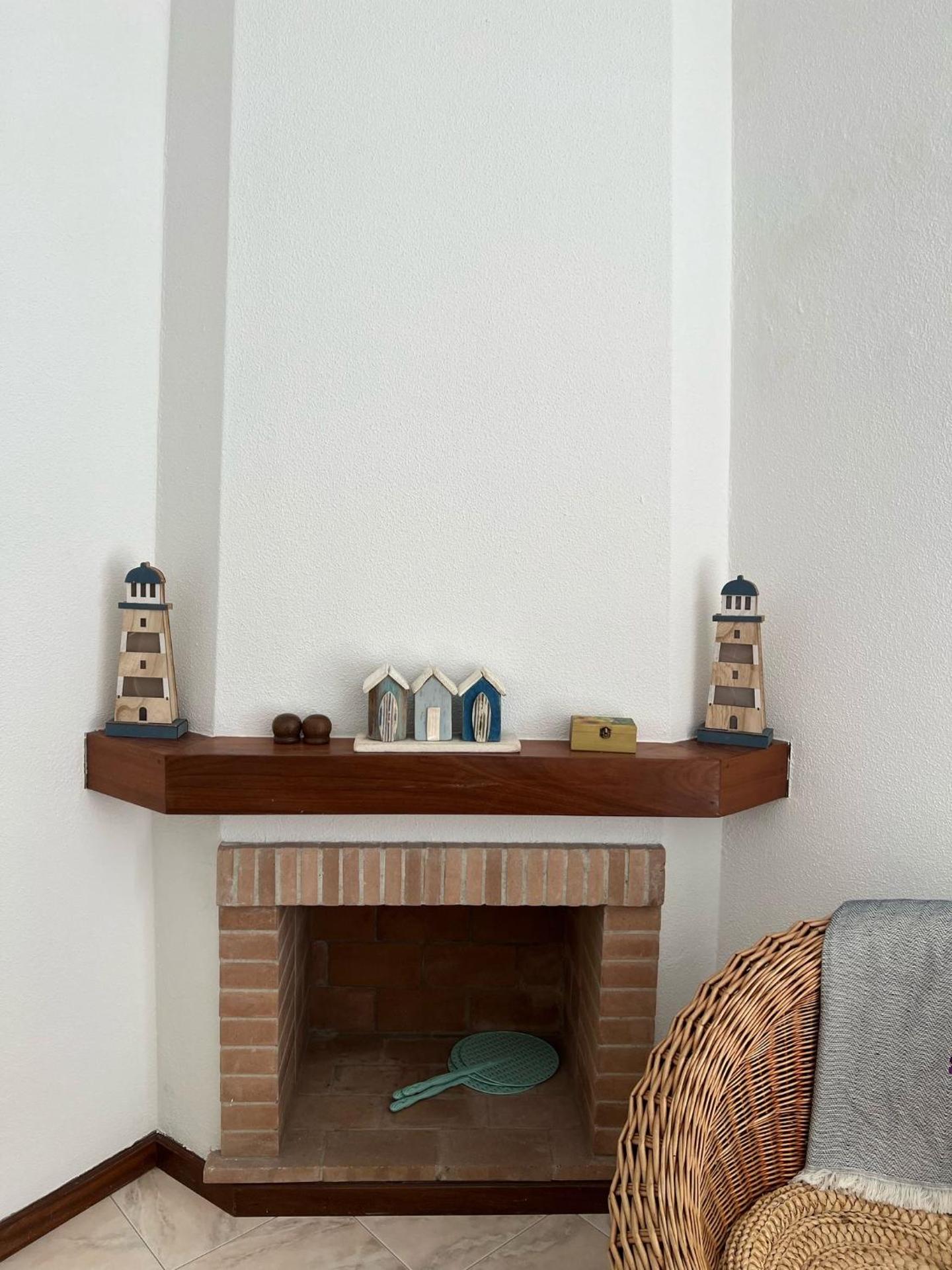 Lovely 2 bedroom apartment 100m from the beach