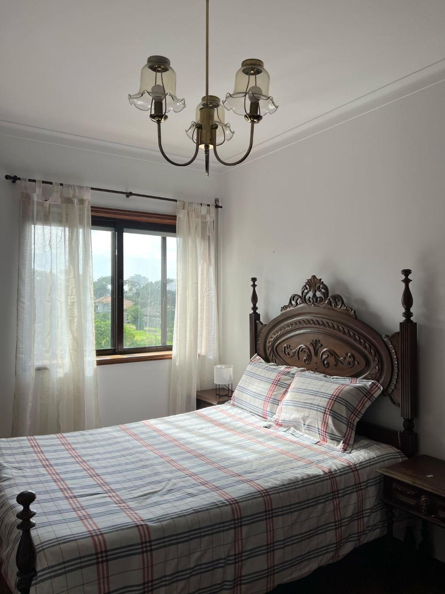 Lovely 2 bedroom apartment 100m from the beach