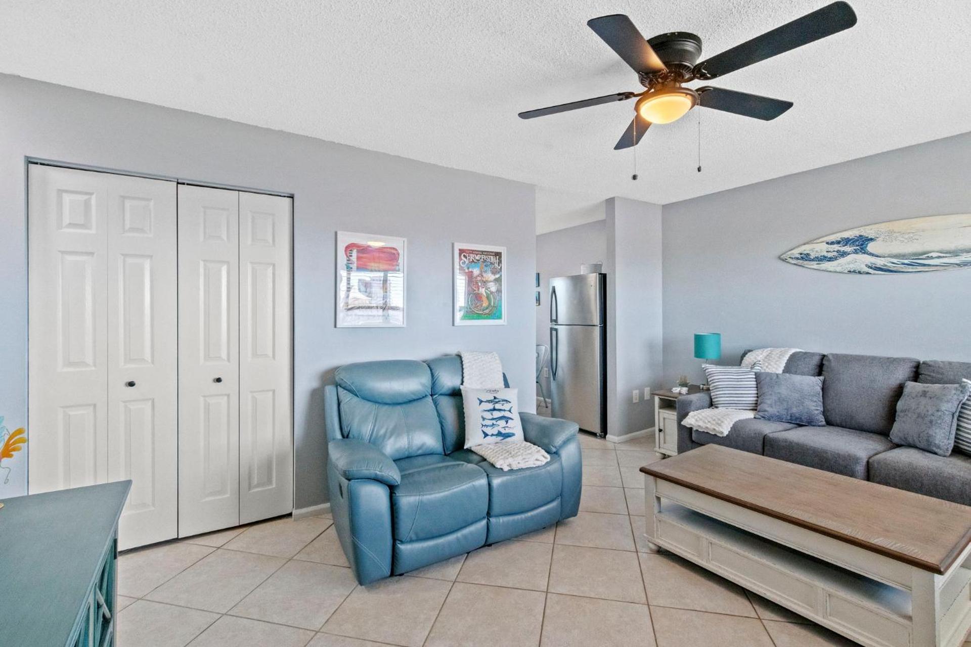 2BR Retreat with Pool, Near Beach and The Hangout