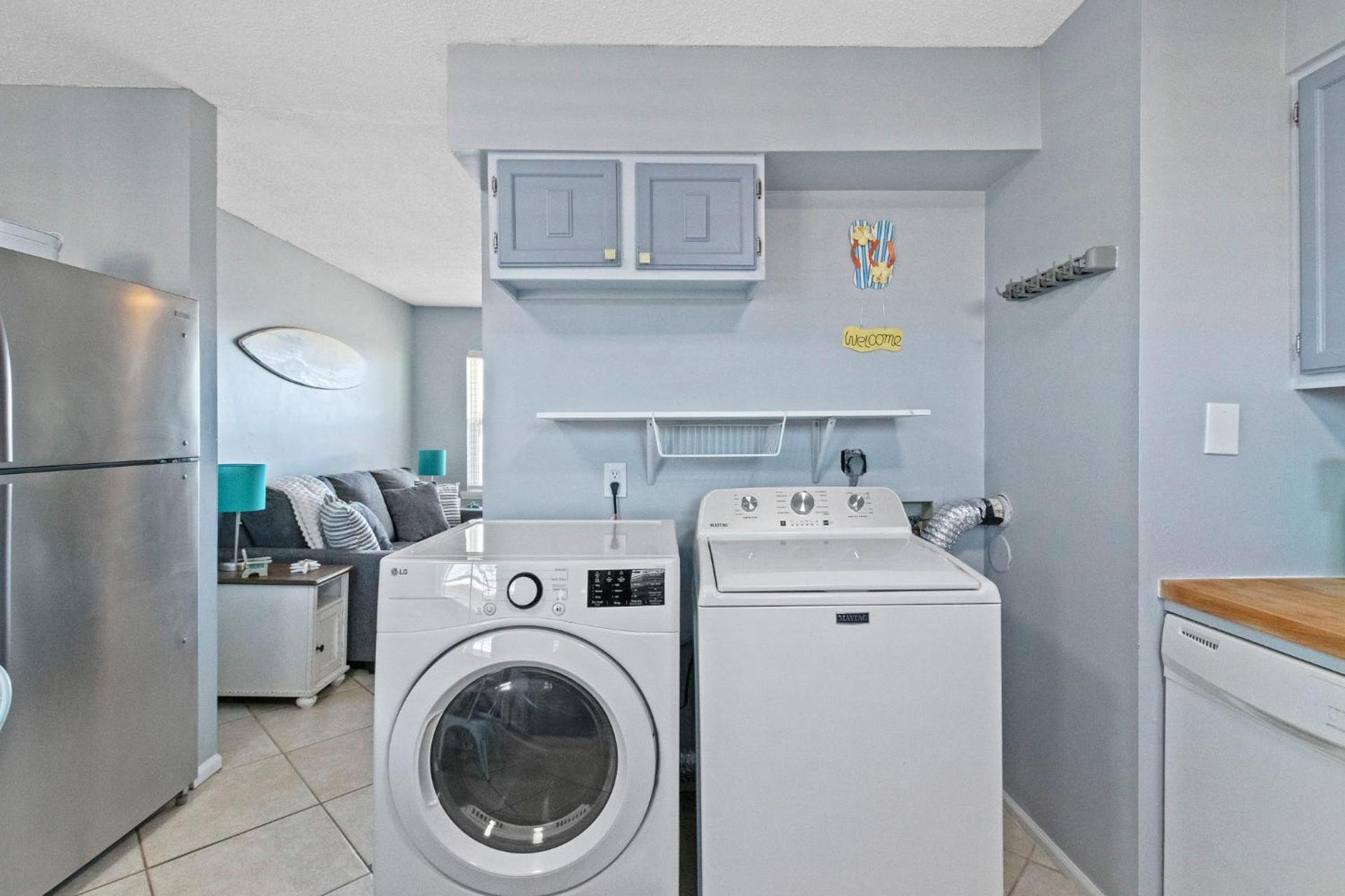 2BR Retreat with Pool, Near Beach and The Hangout