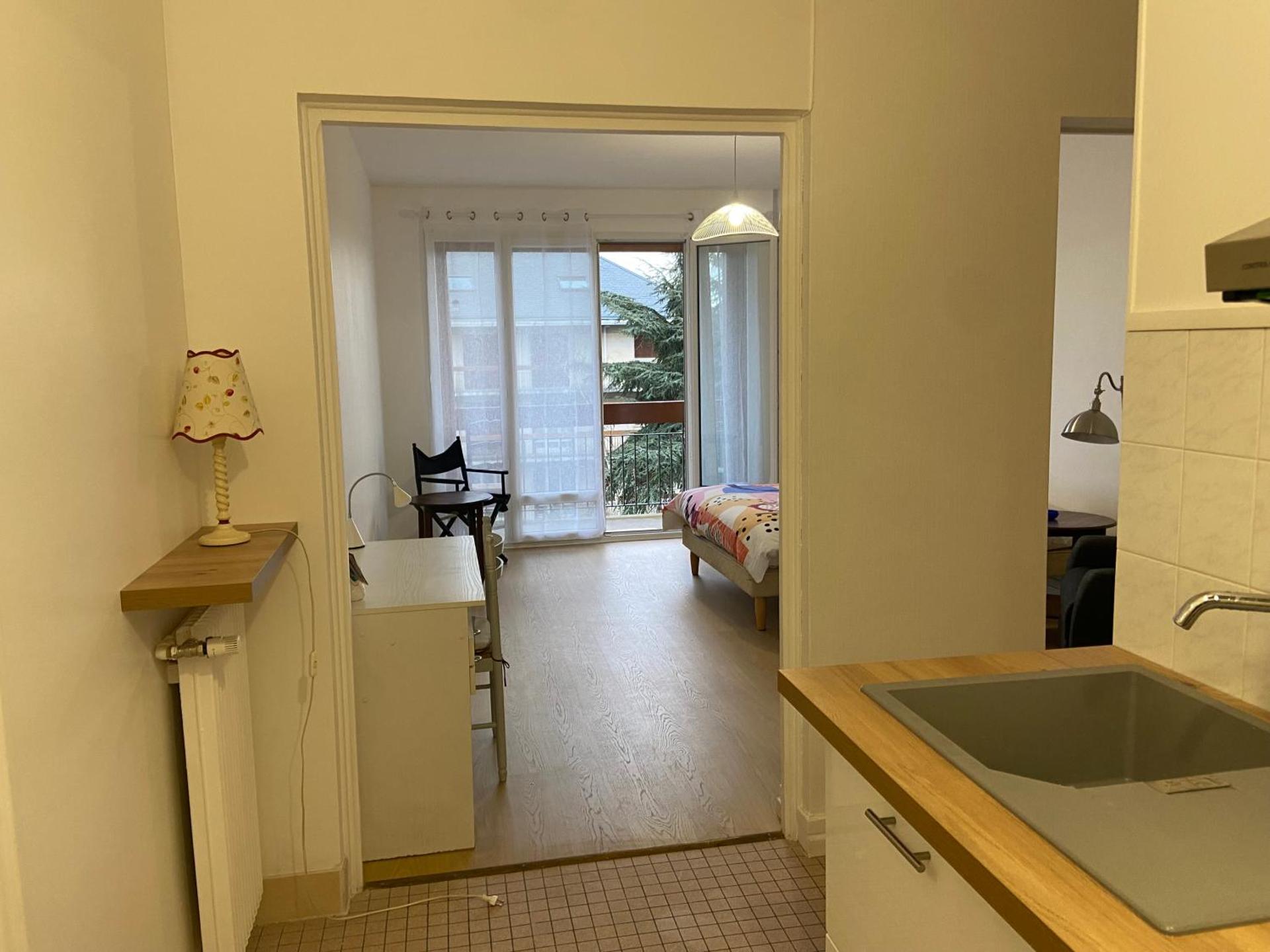 Joli studio avec balcon