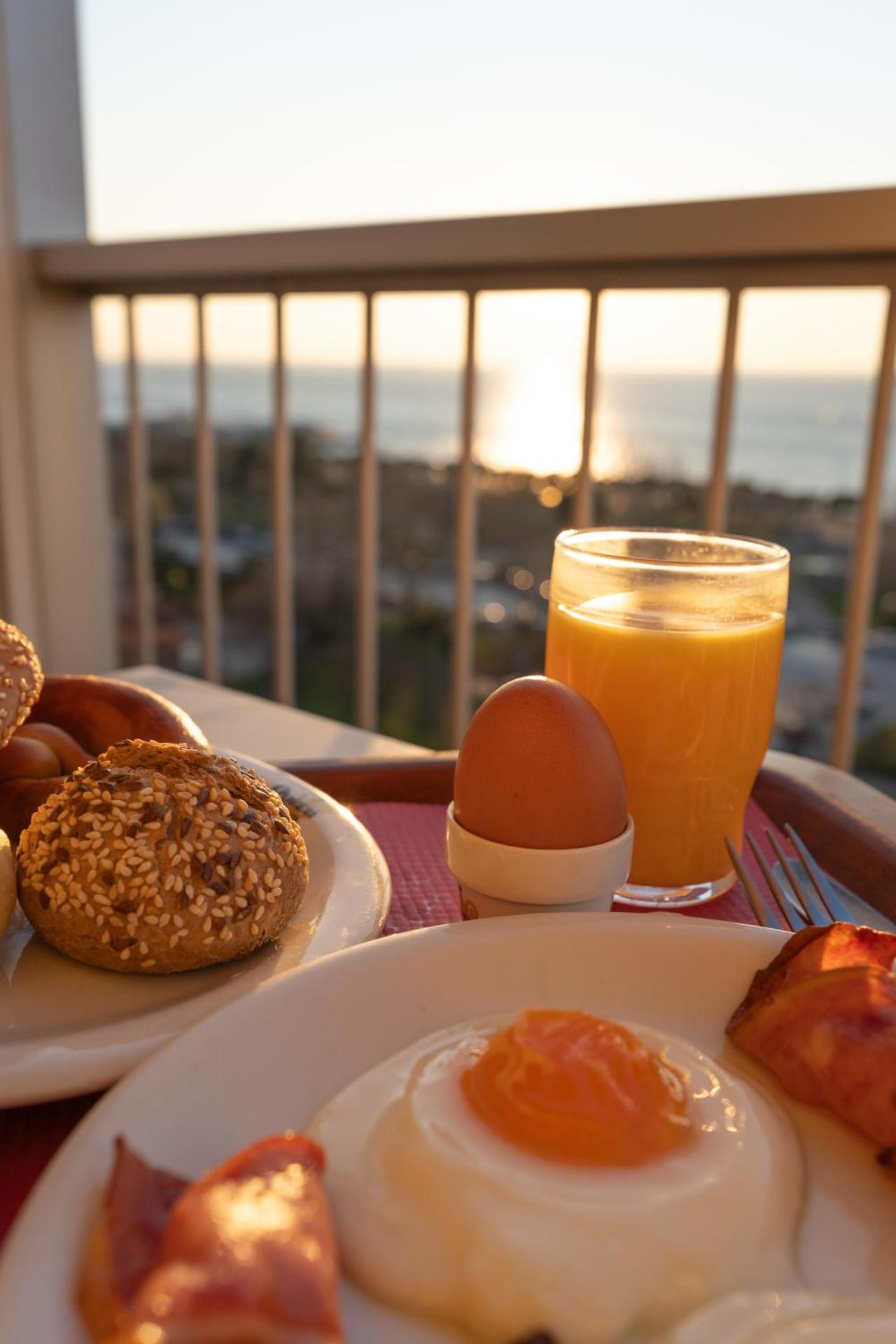 Twin Room with Sea View
