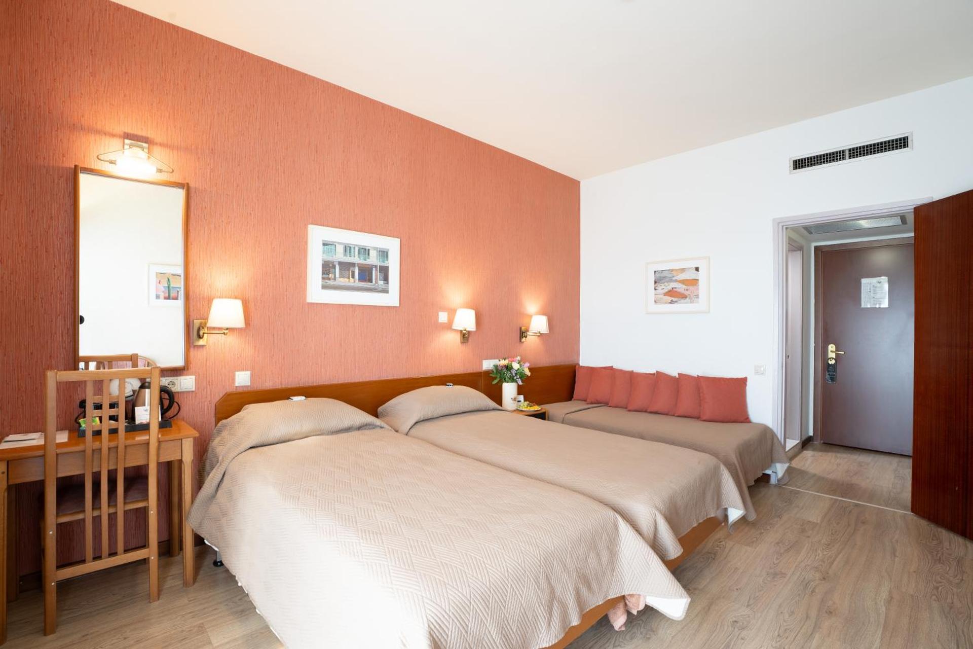 Triple Room with Sea View