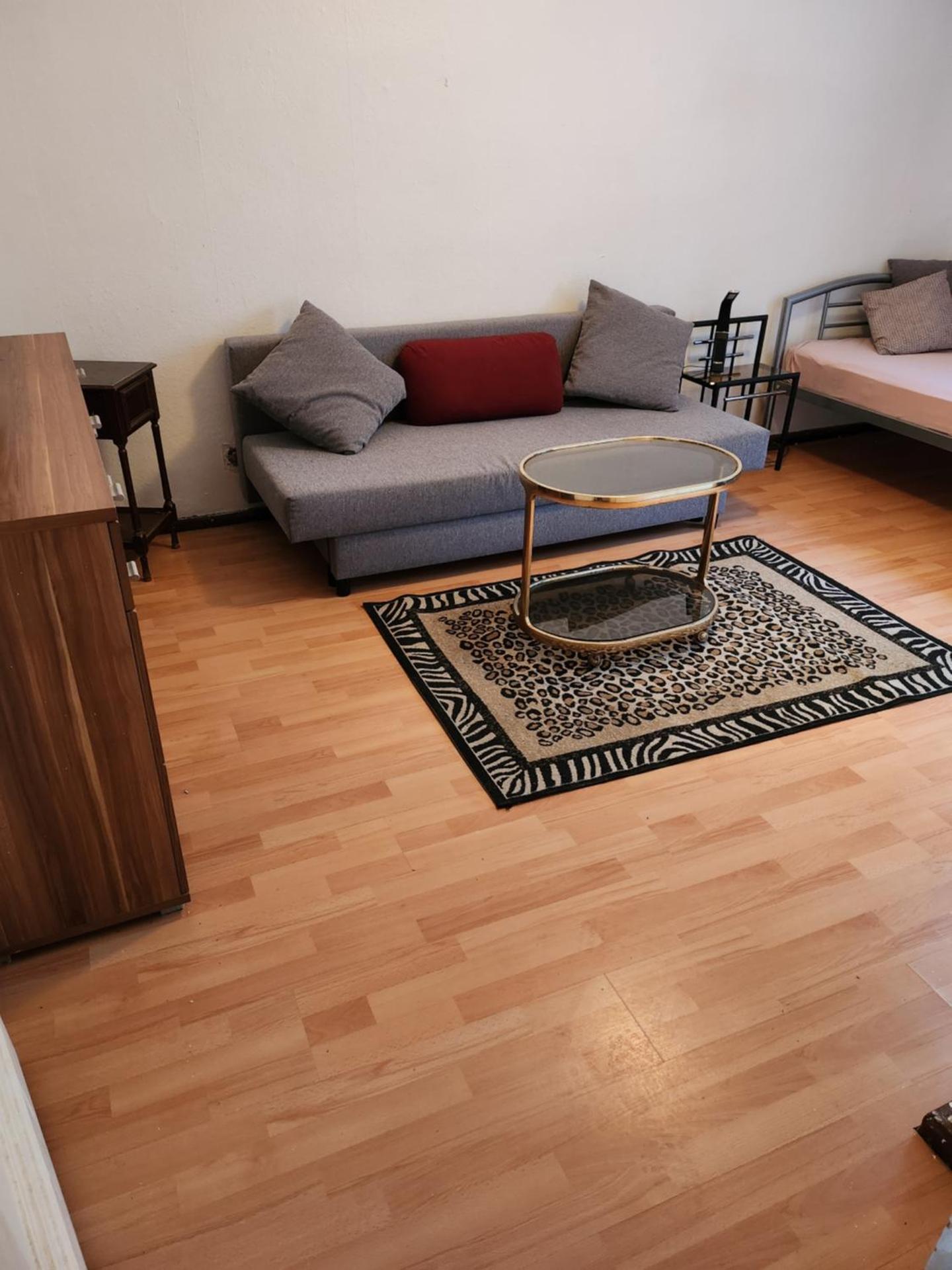 HBS, EG, BESTPREIS- Leistung, Nähe City, mit Parkplatz, sie wählen 1 oder 2 große Zimmer für 1- 5 Personen große Küche, Bad Einfach und gut