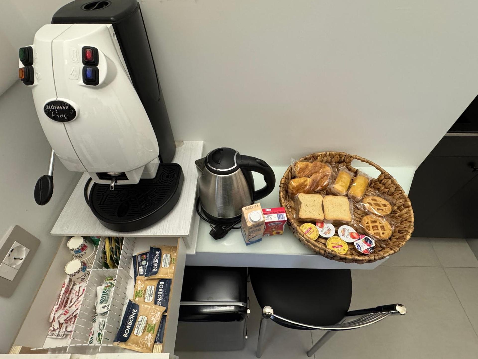 Coffee/tea facilities