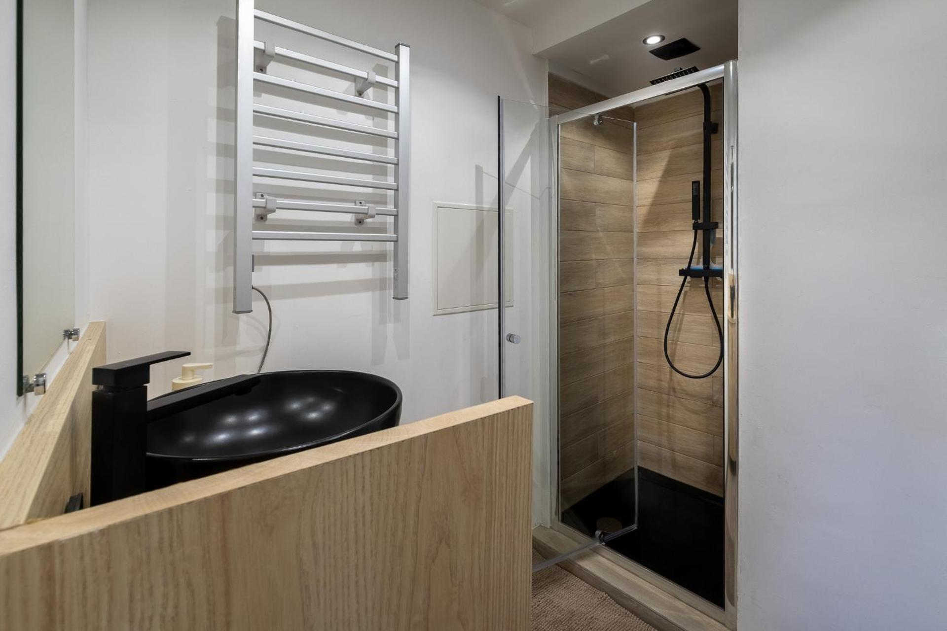 One-Bedroom Apartment with City View