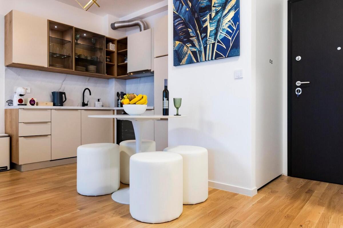 Arena Luxe Retreat, FREE Parking