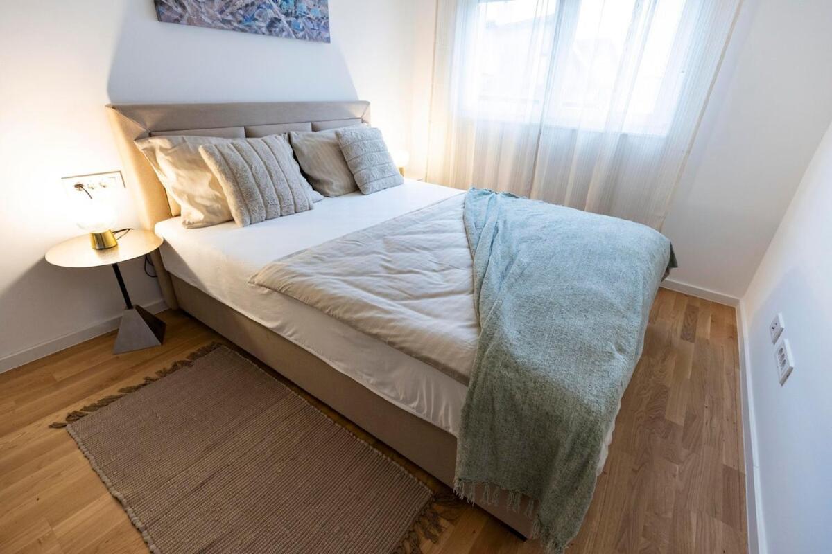 Arena Luxe Retreat, FREE Parking