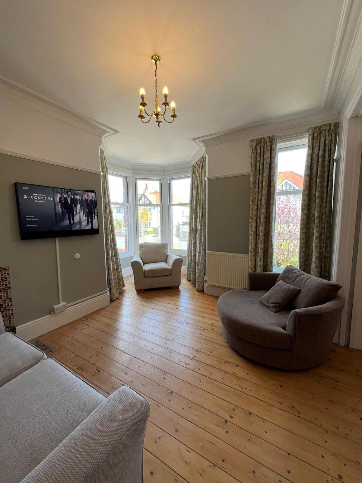 The 100 House - Llandudno