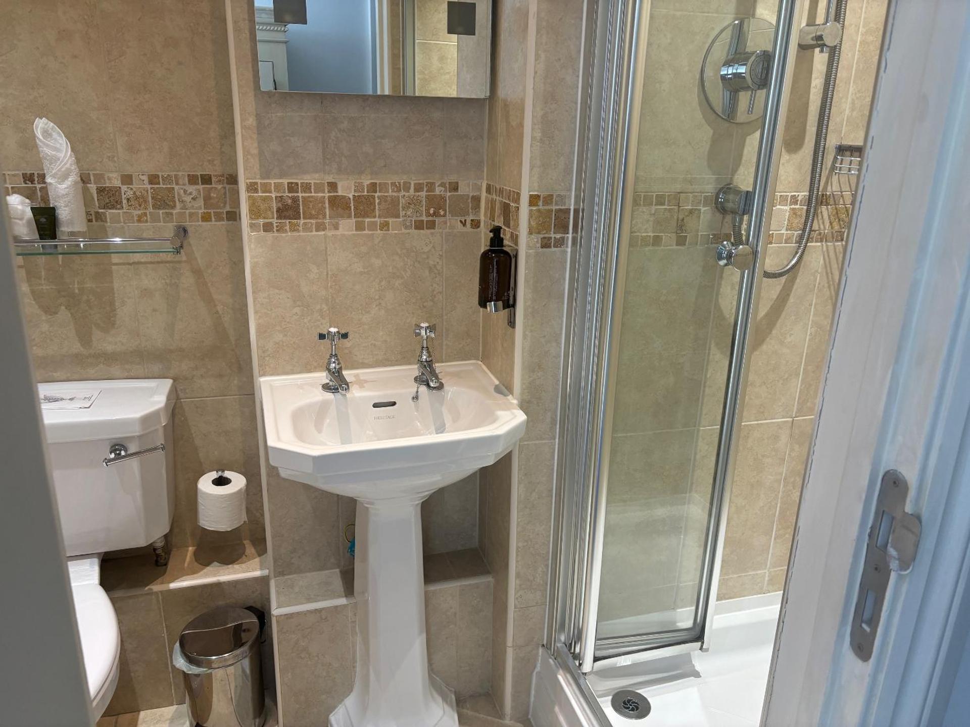 Feathers Hotel Bar and Restaurant