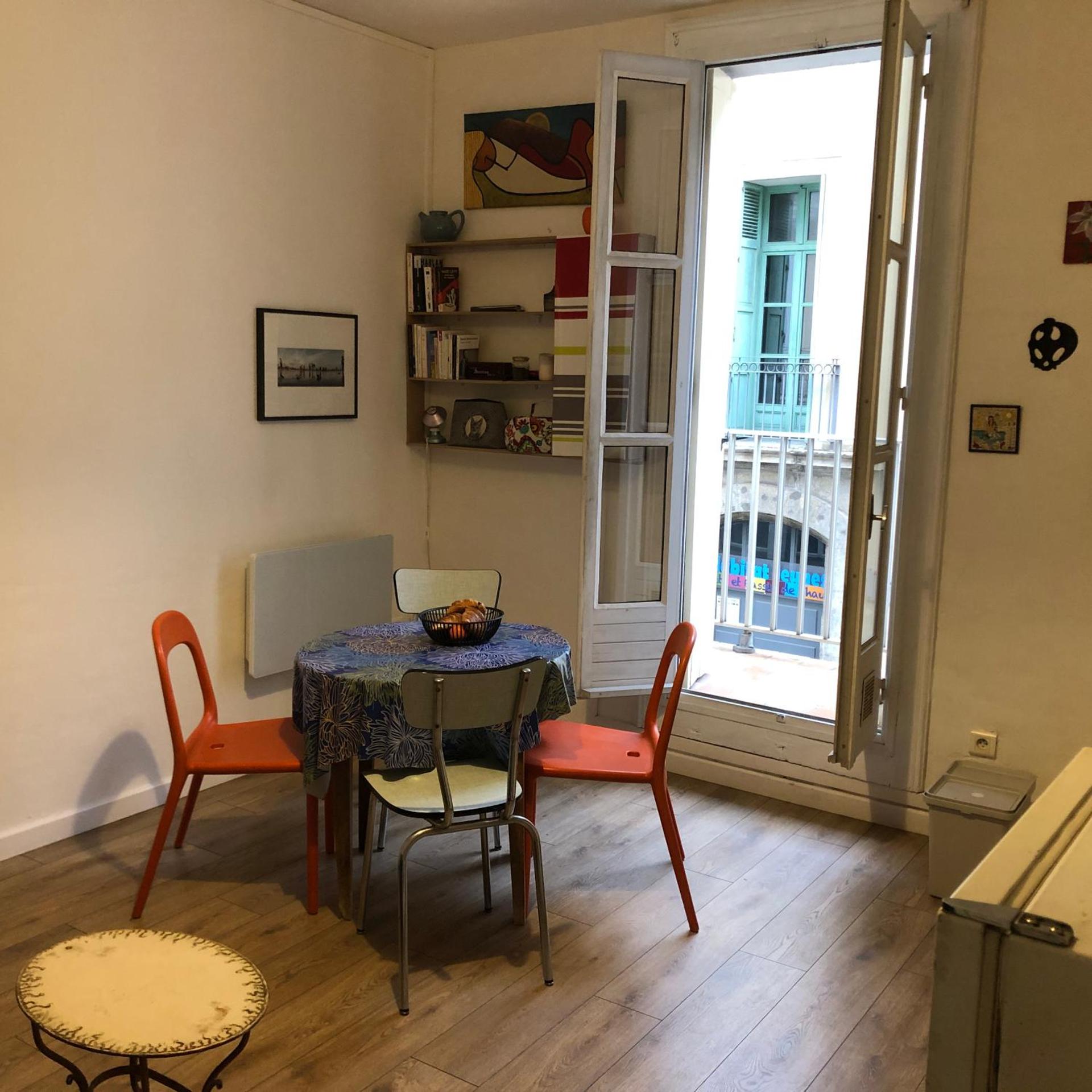 Joli petit appartement dans le quartier haut