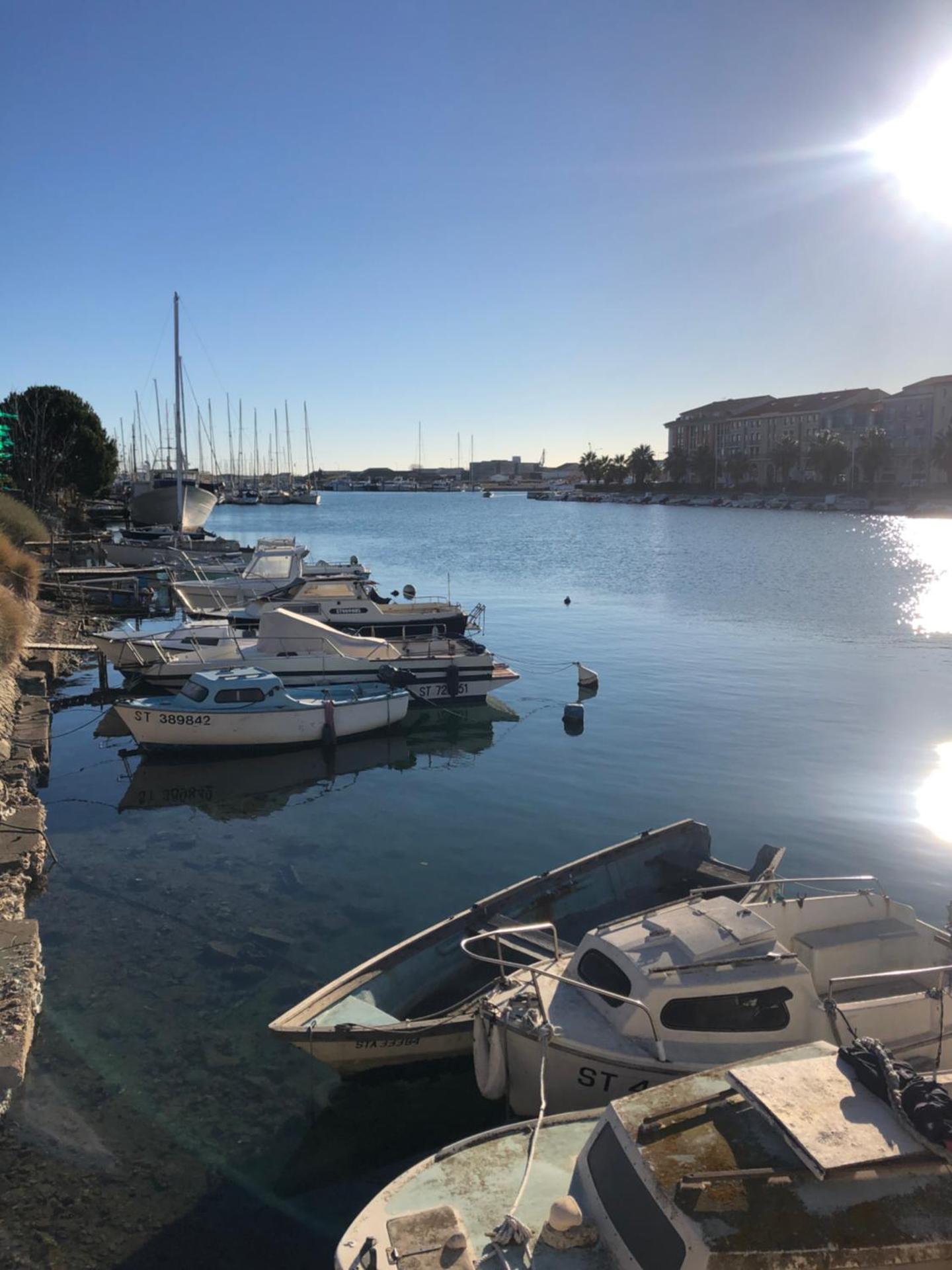 Joli petit appartement dans le quartier haut