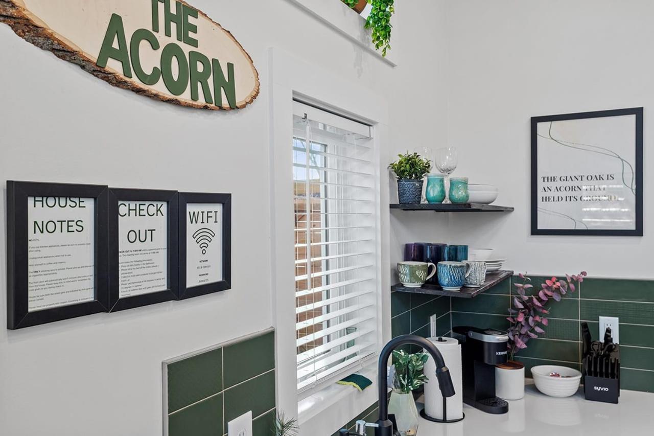 The Acorn - Tiny House in HISTORIC OAKWOOD