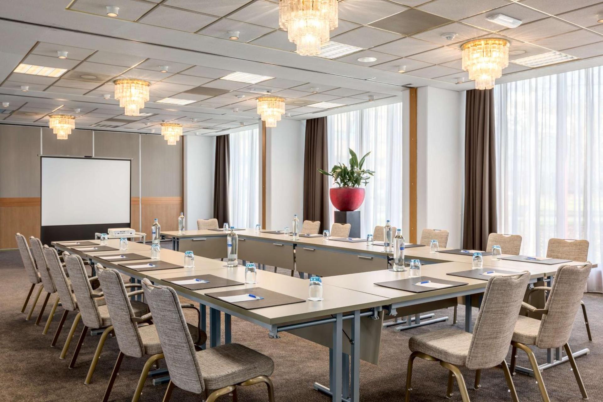 Meeting/conference room