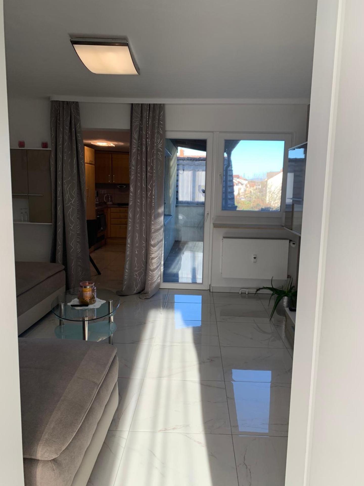 Moderne 2 Zimmer Wohnung mit Vollausstattung