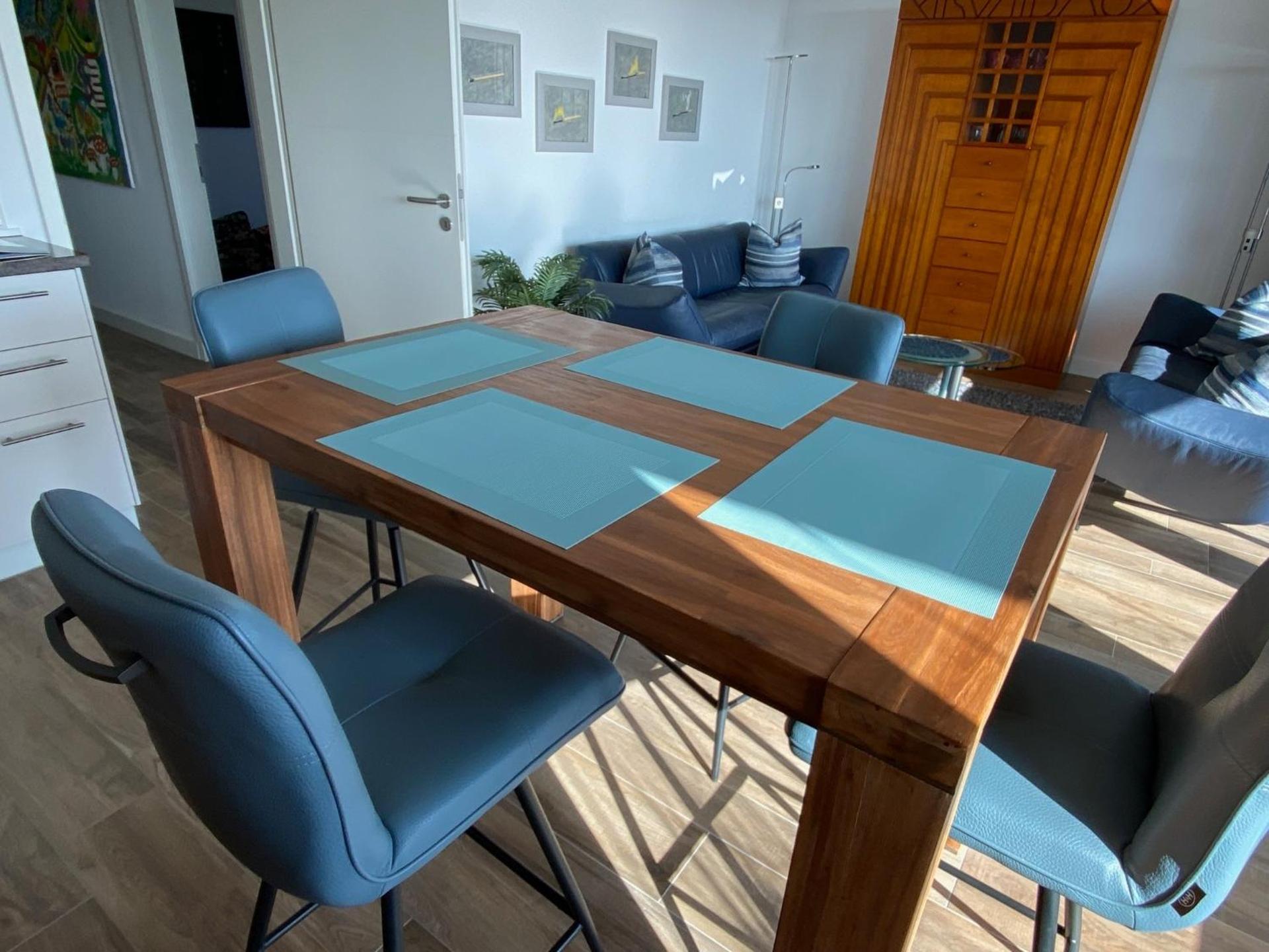 Port Marina "Schlagseite"