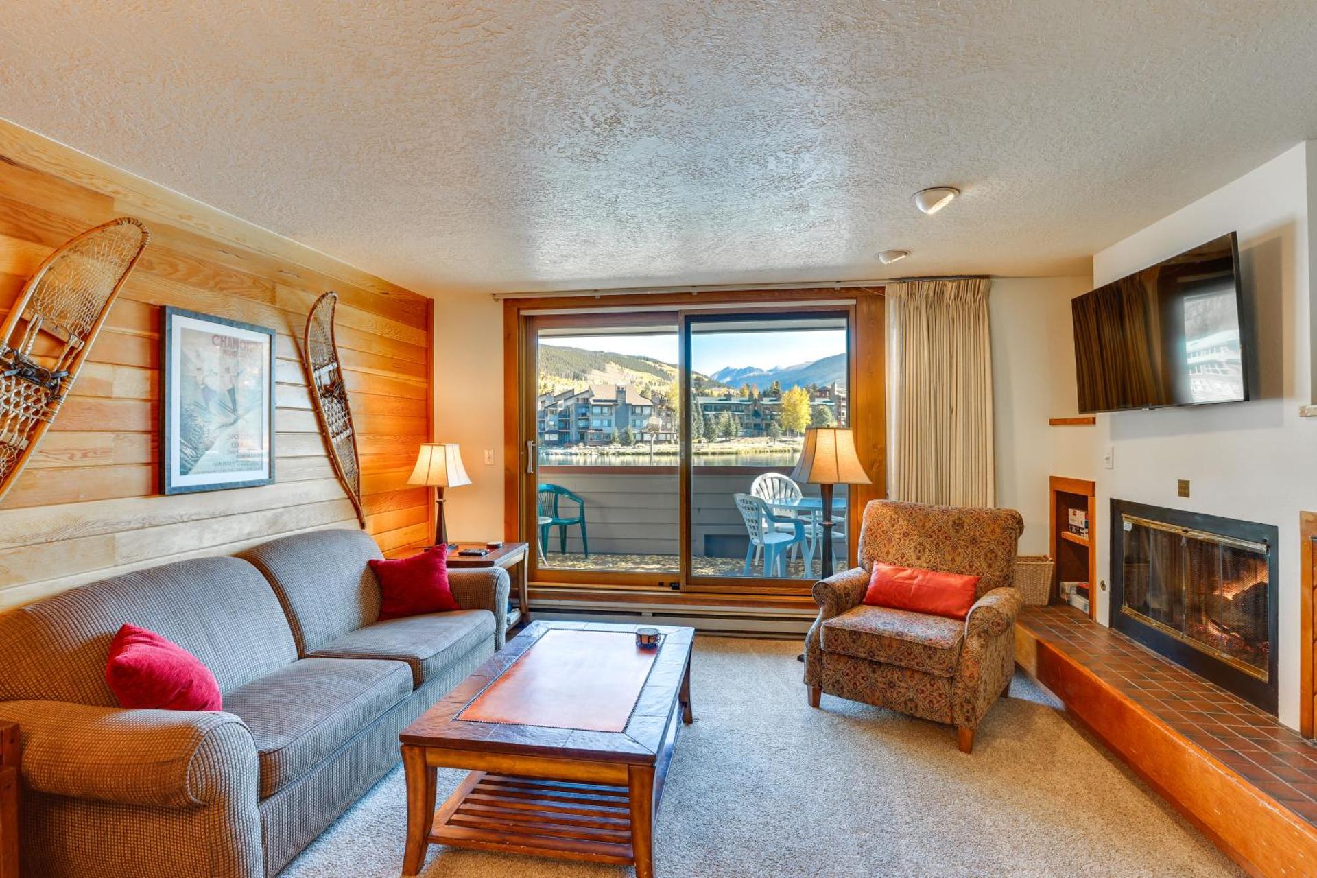 1 Mi to Keystone Ski Lift Lakefront 4-Season Gem