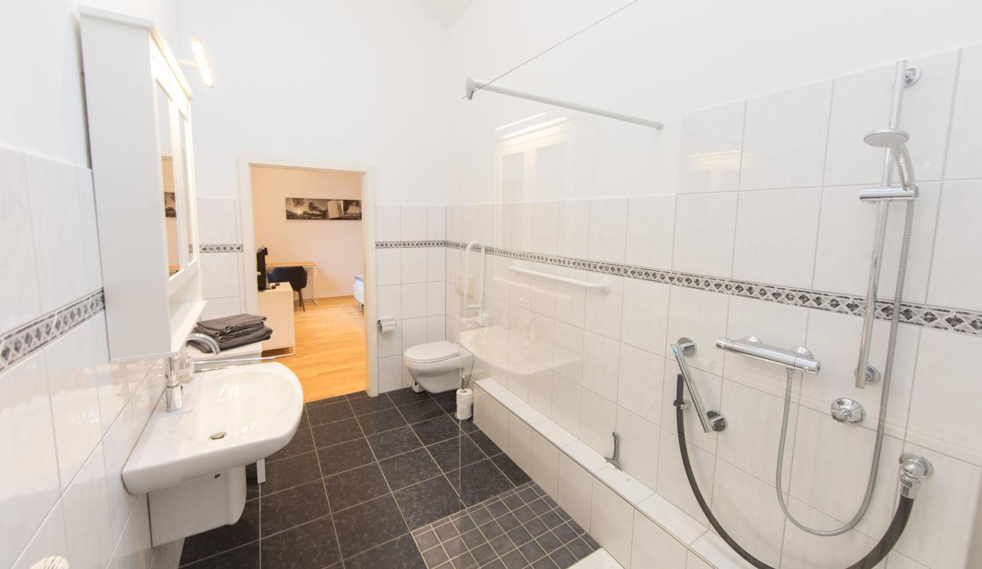 LokoMotel-Wohnung, Luxus Ferienwohnung im Lokschuppen