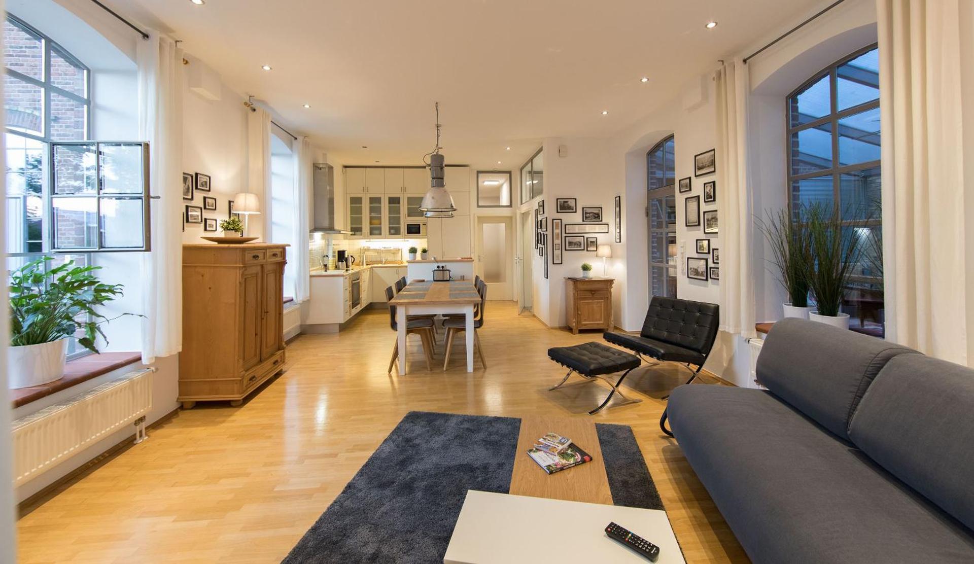 LokoMotel-Wohnung, Luxus Ferienwohnung im Lokschuppen