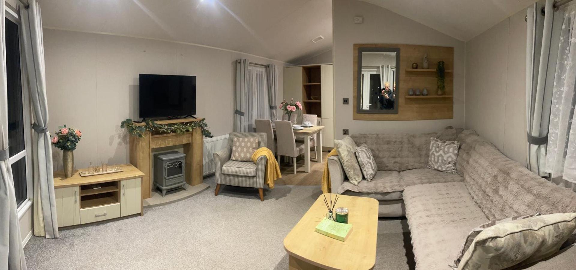 Communal lounge/ TV room