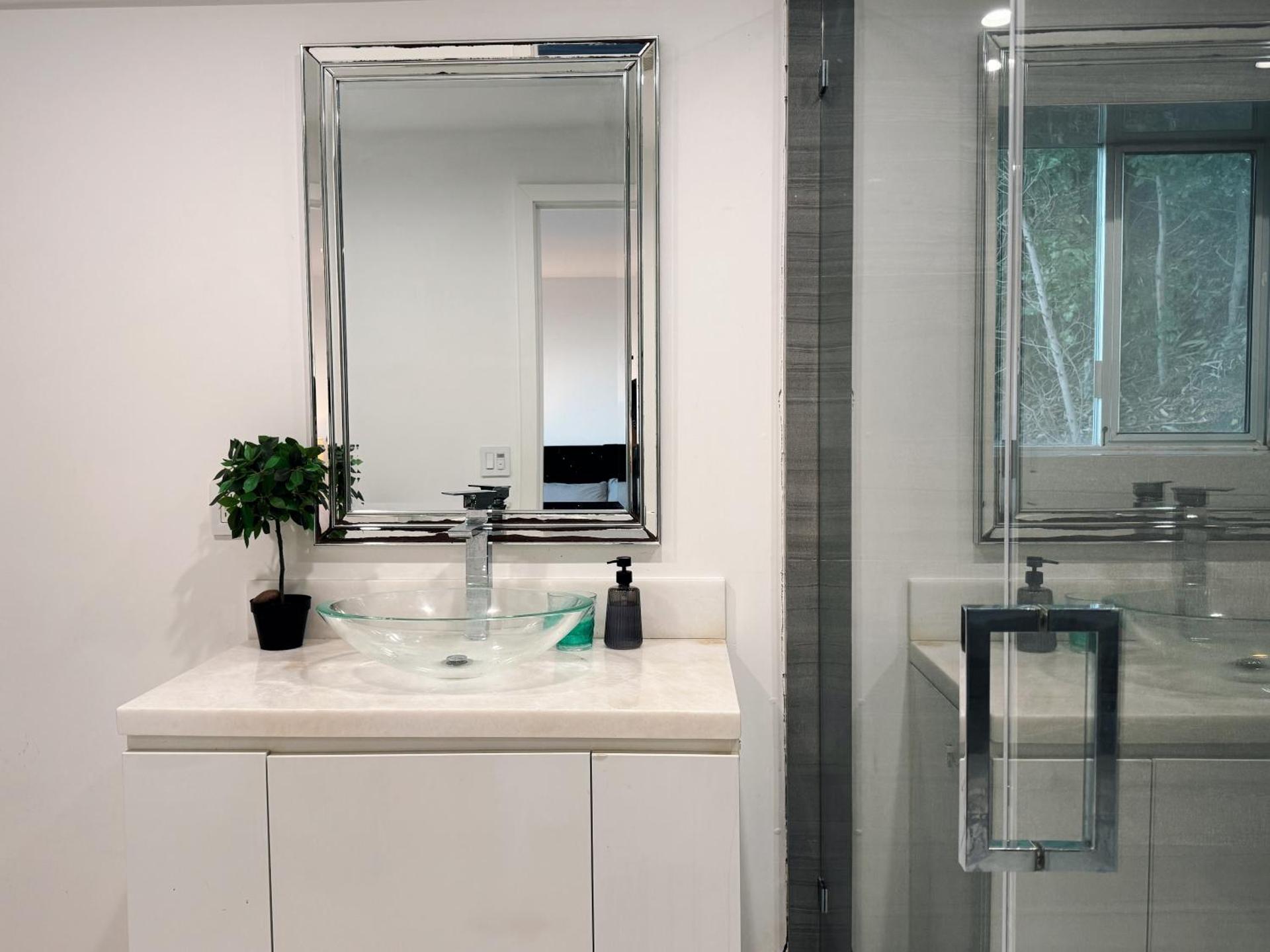 Hollywood hill stunning view cozy private room