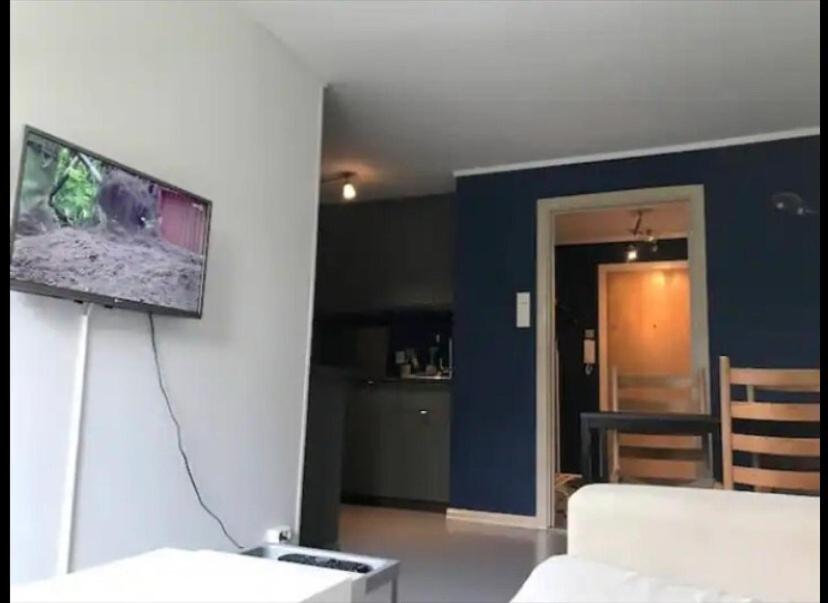 Cozy apt by subway, parking