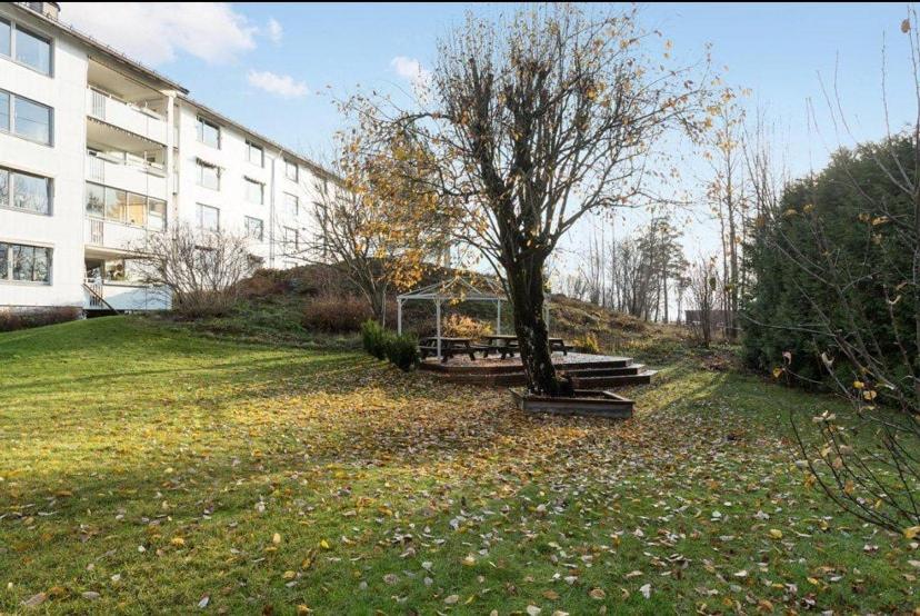 Cozy apt by subway, parking