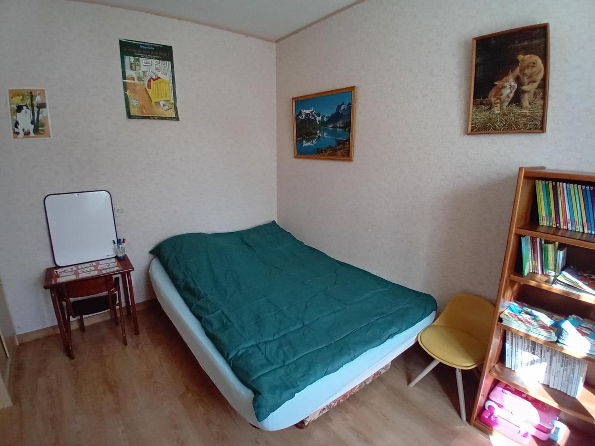 Family House With Garden For 8 At Prety